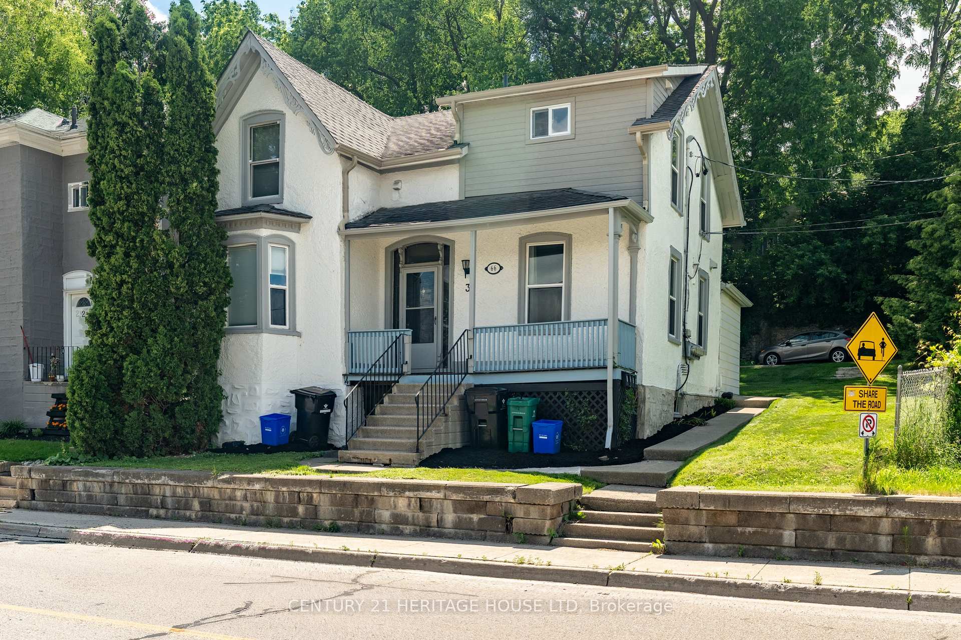 Photo 2 of 66 Queen Street W, Cambridge, Centennial — HOMEH