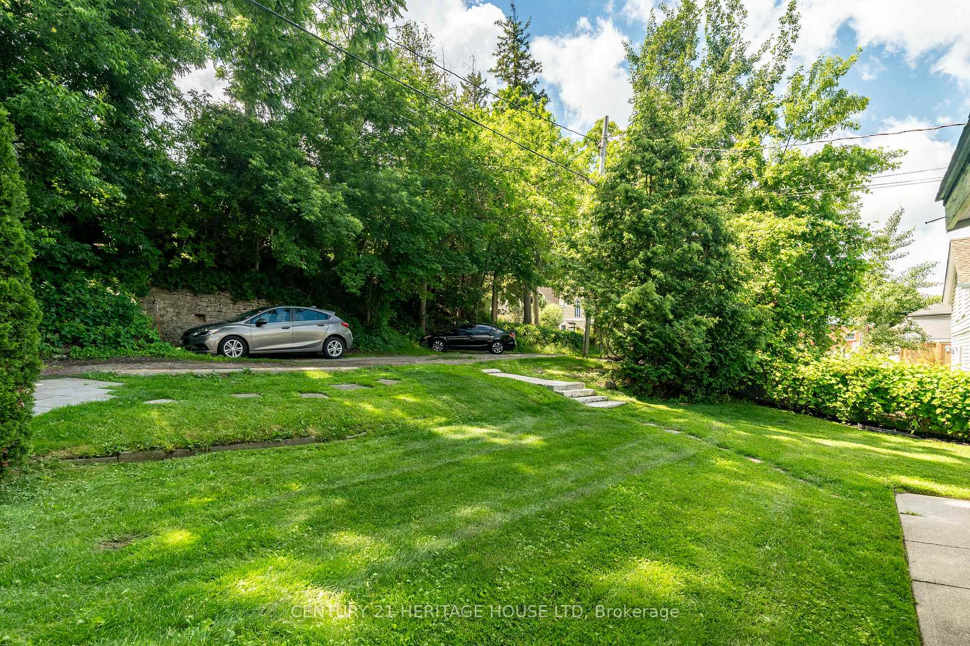 Photo 6 of 66 Queen Street W, Cambridge, Centennial — HOMEH