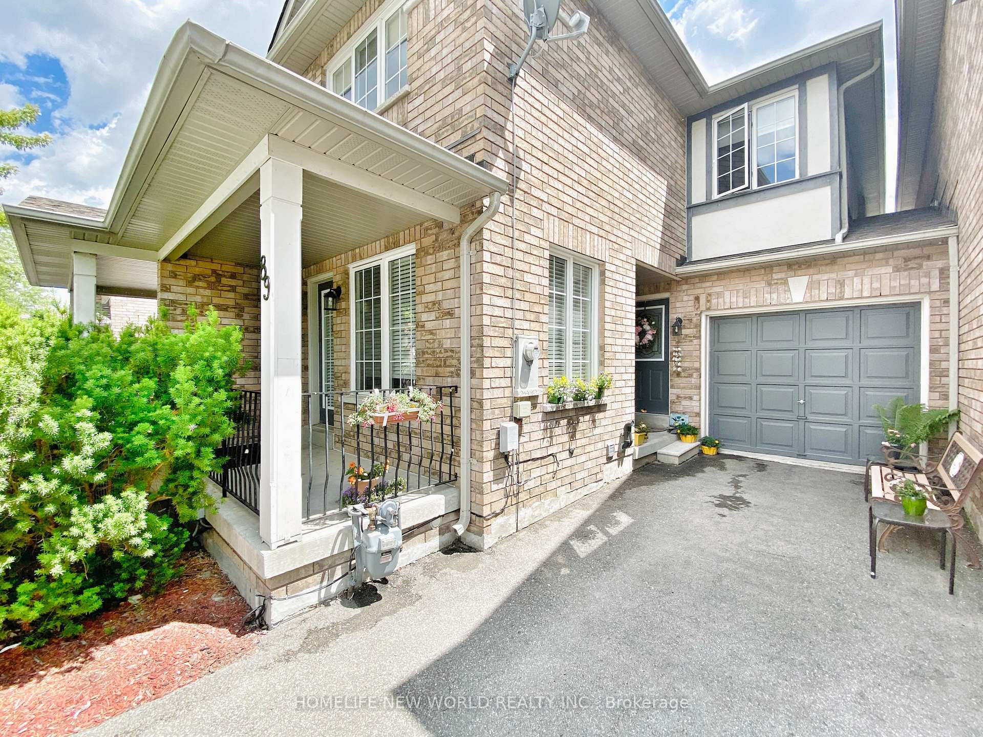 Photo 3 of 89 Warren Bradley Street, Markham, Berczy — HOMEH