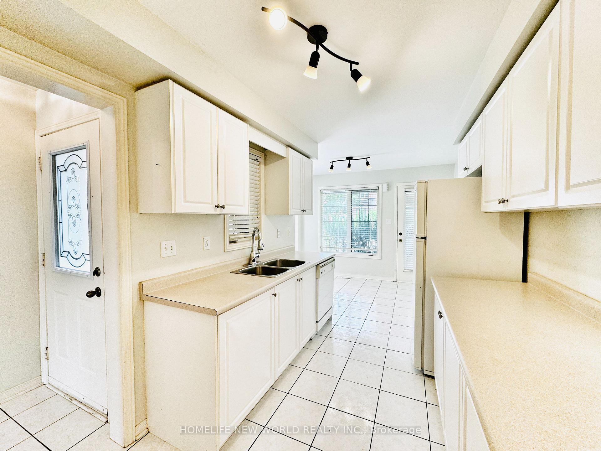 Photo 11 of 89 Warren Bradley Street, Markham, Berczy — HOMEH
