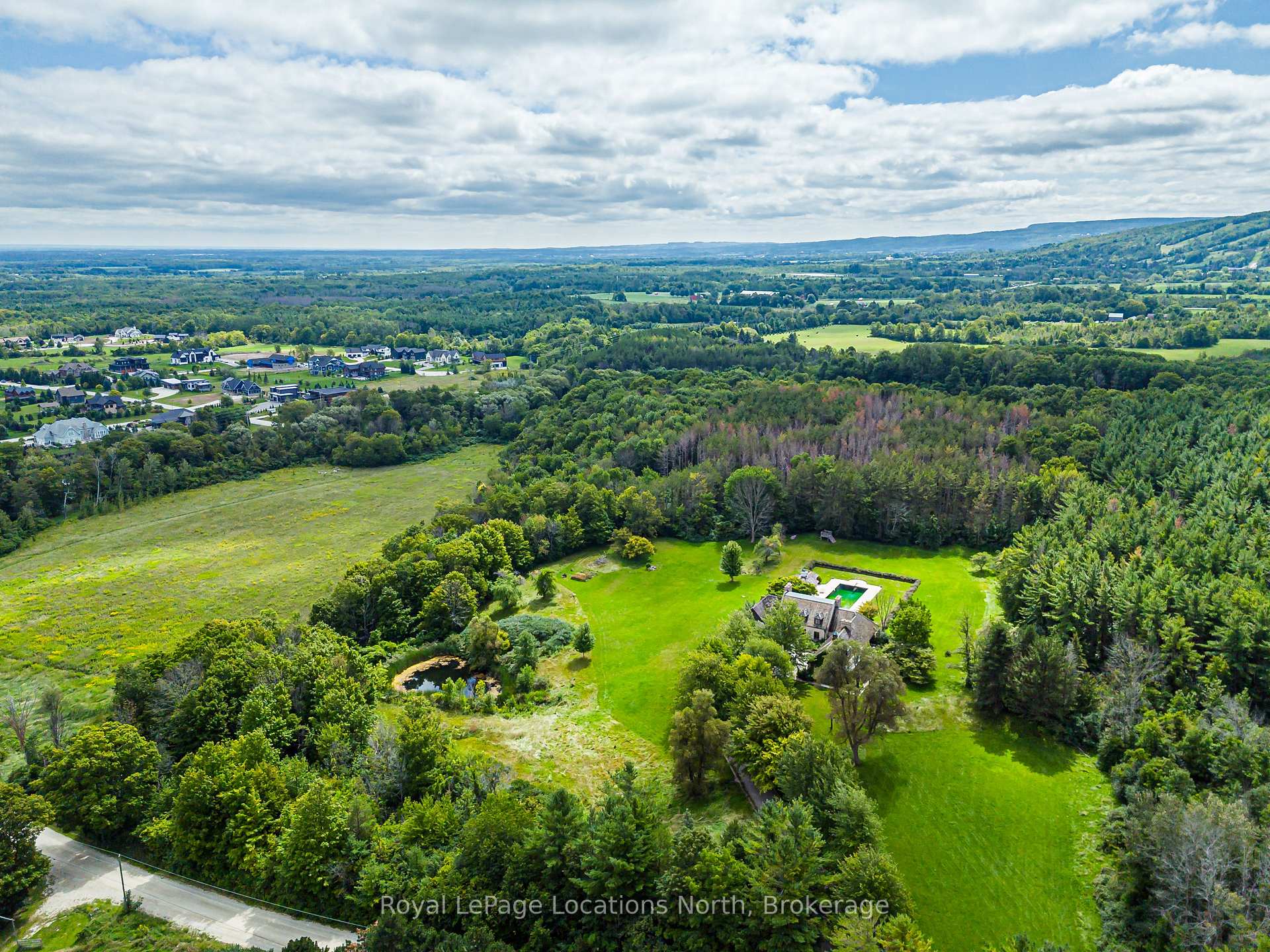 Photo 2 of 609830 12th Side Road, Blue Mountains — HOMEH