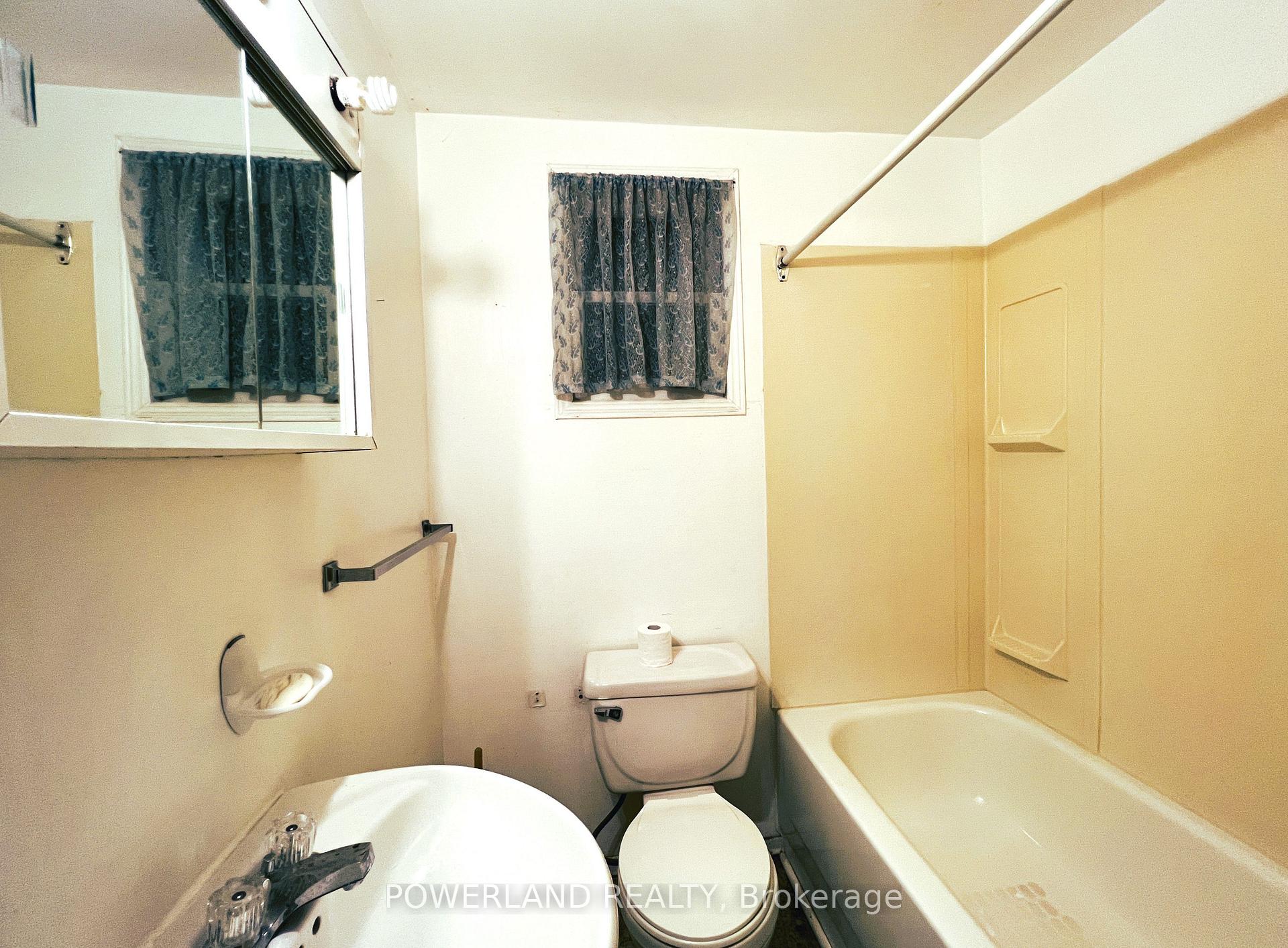 Photo 10 of Unit Apt #1, 202 Prospect Street, Newmarket, Central Newmarket — HOMEH