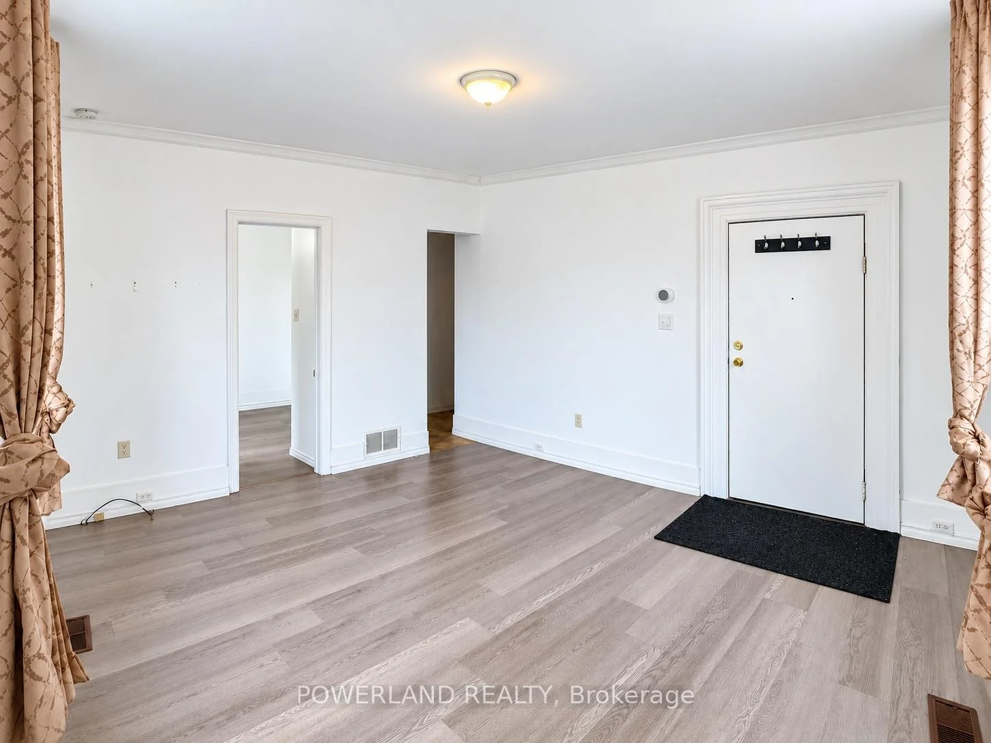 Photo 9 of Unit Apt #1, 202 Prospect Street, Newmarket, Central Newmarket — HOMEH