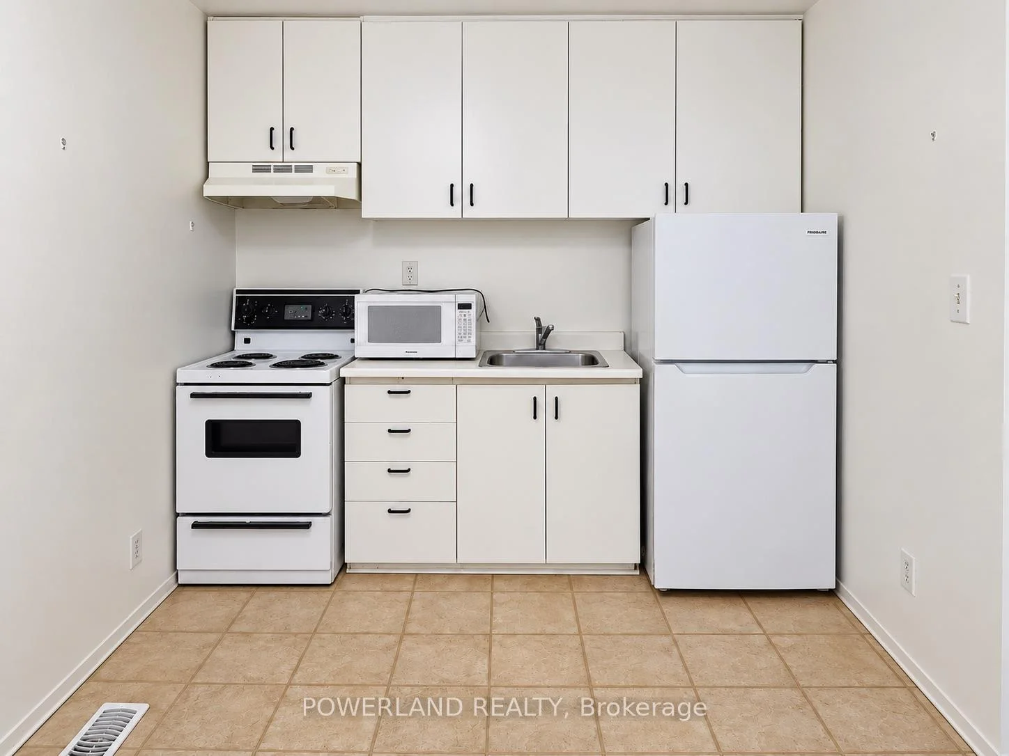 Photo 11 of Unit Apt #1, 202 Prospect Street, Newmarket, Central Newmarket — HOMEH