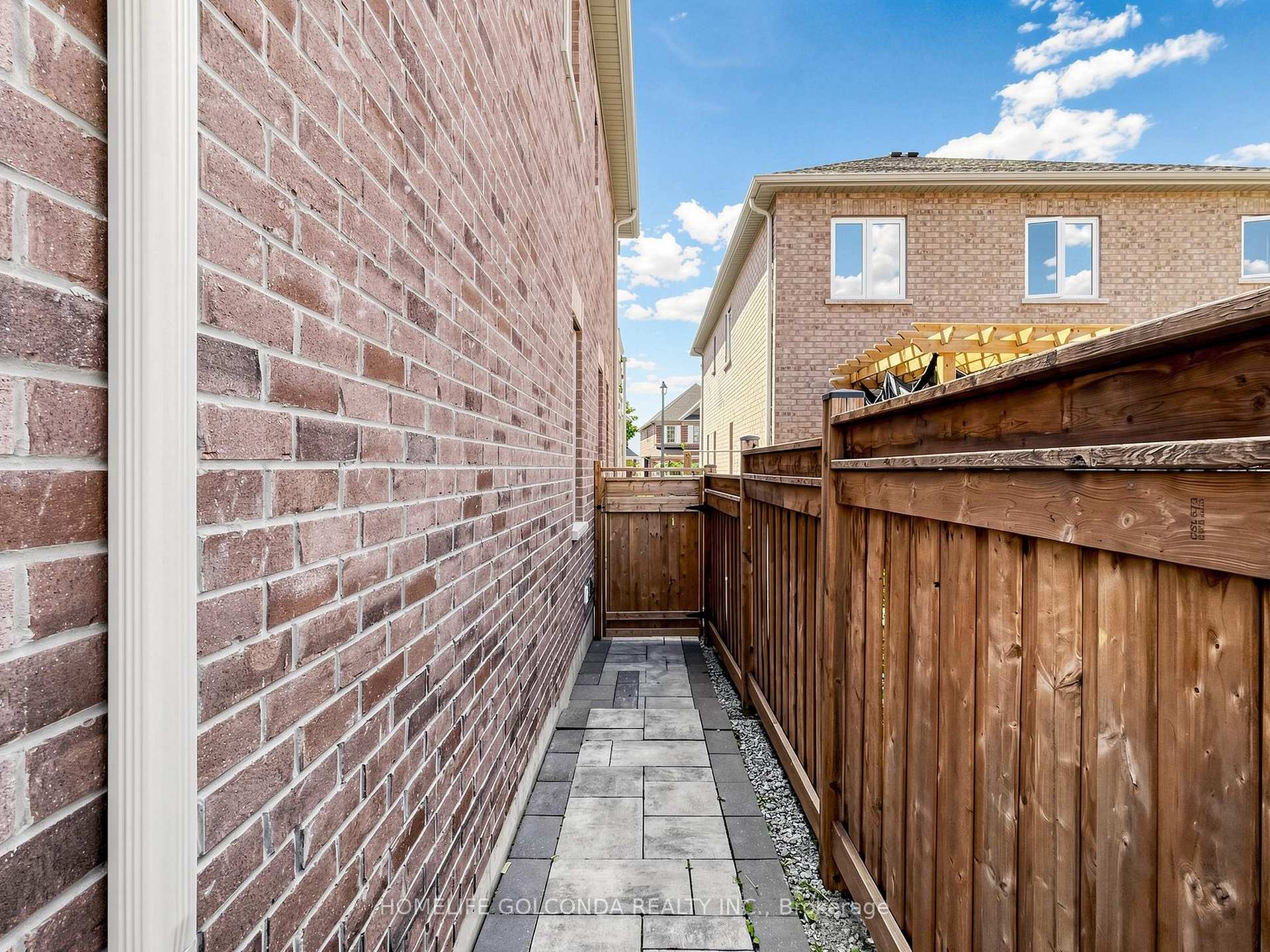Photo 49 of 31 Bolsby Court, Aurora, Rural Aurora — HOMEH