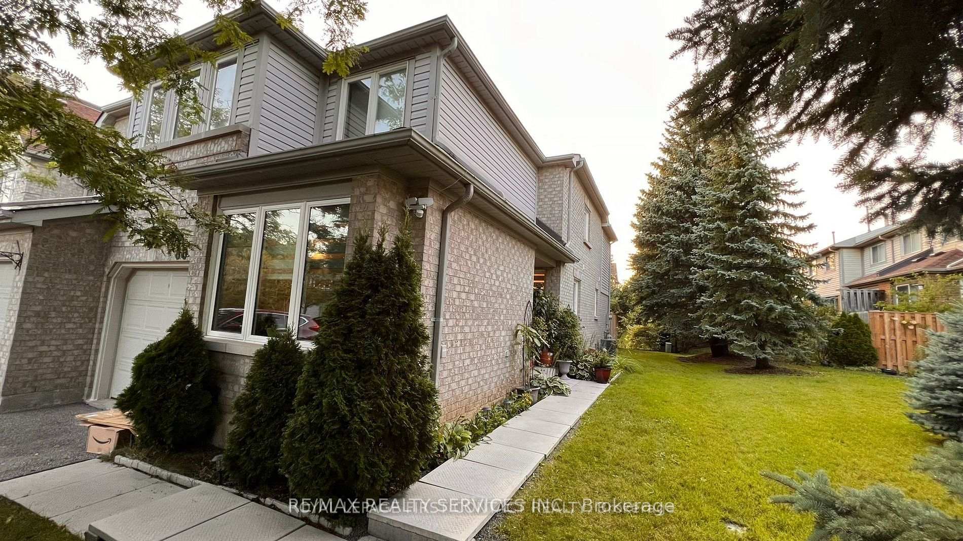 Photo 2 of Unit 80, 2555 Thomas Street, Mississauga, Central Erin Mills — HOMEH