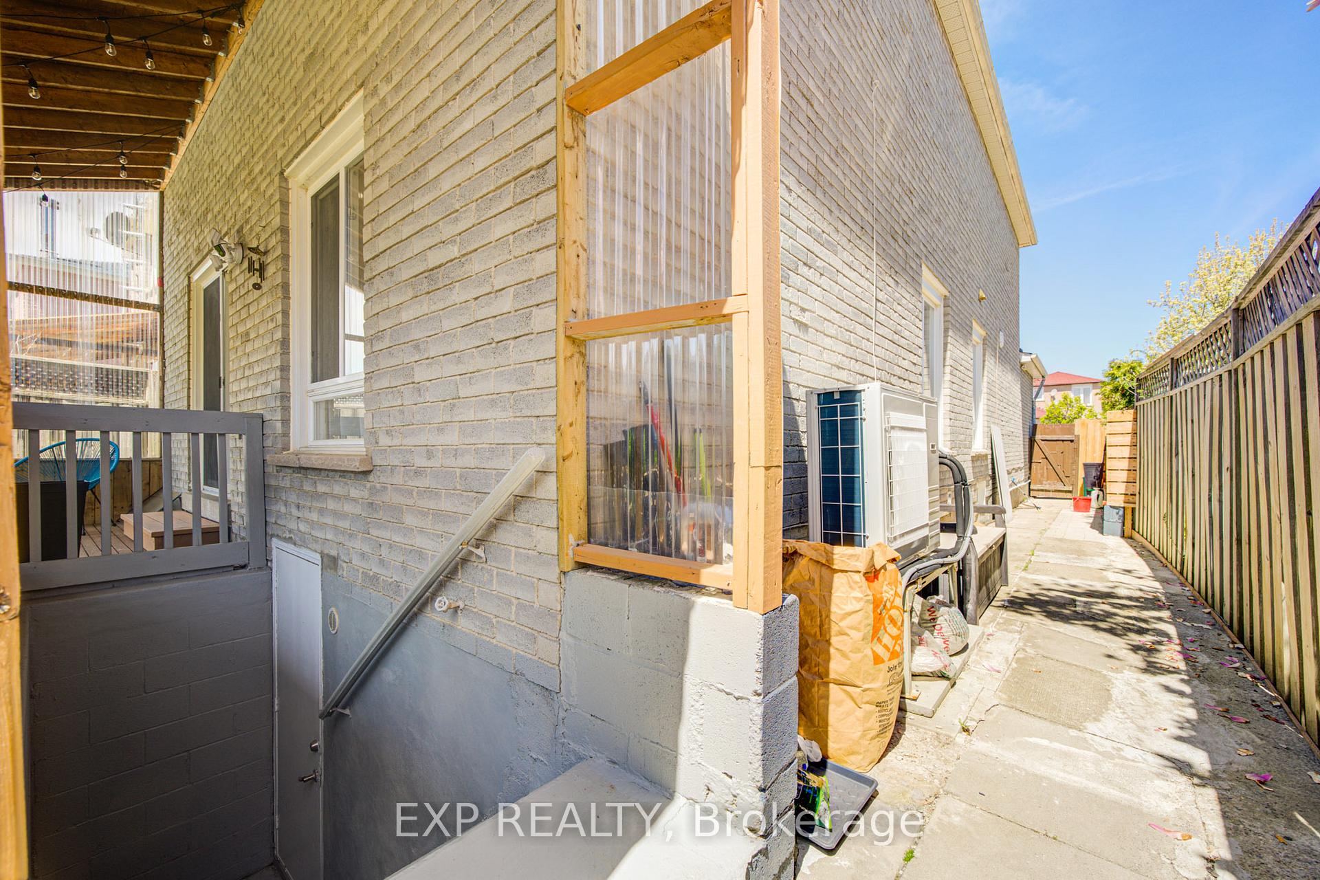Photo 35 of 66 Page Crescent, Markham, Milliken Mills East — HOMEH
