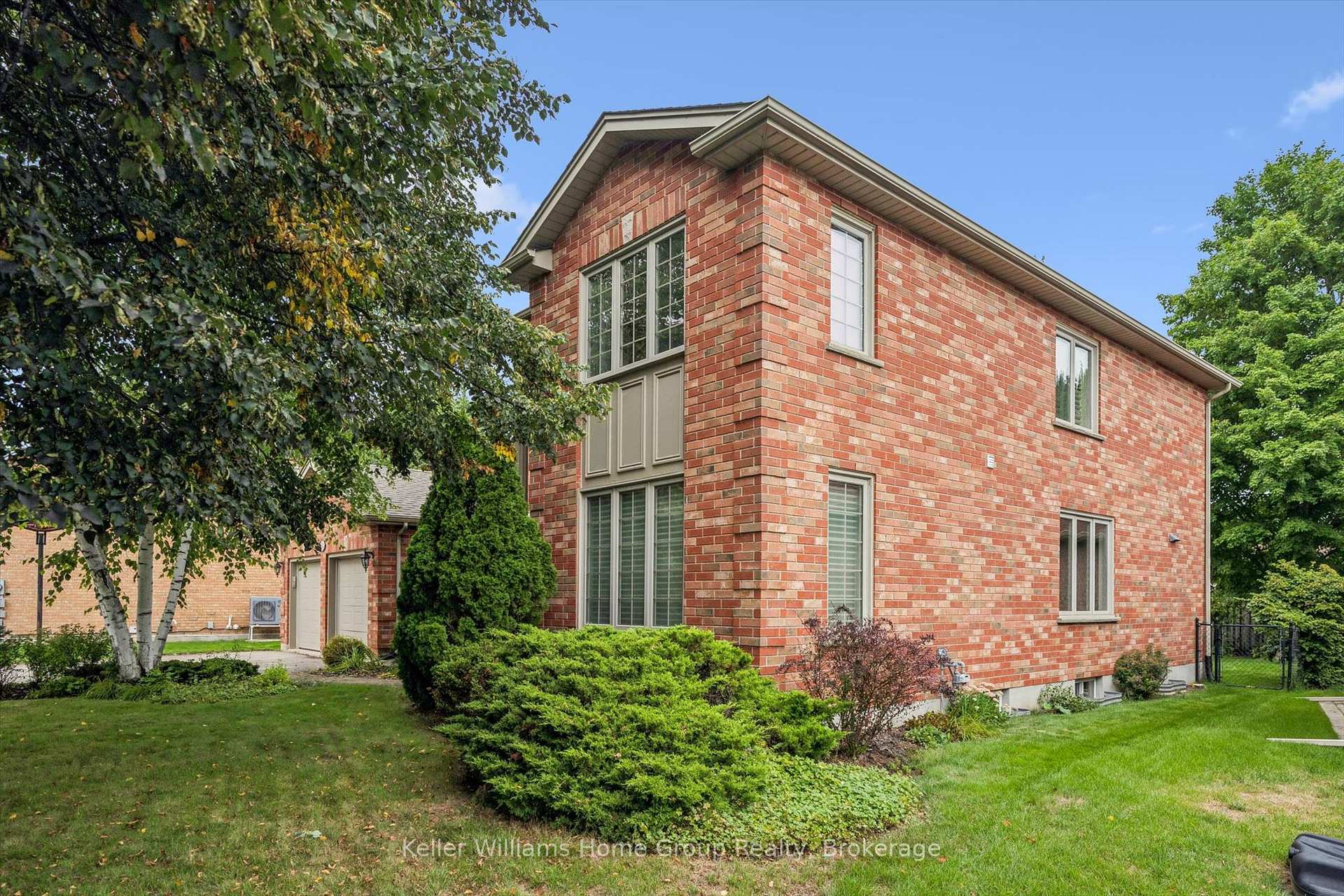 Photo 2 of 24 Fieldstone Road, Guelph, Kortright East — HOMEH
