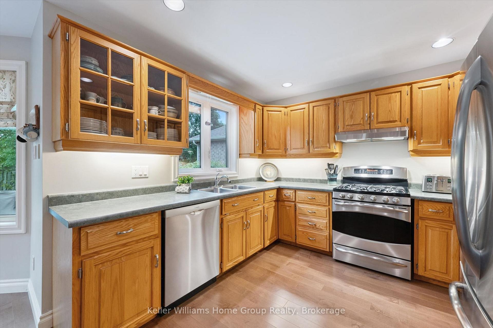 Photo 15 of 24 Fieldstone Road, Guelph, Kortright East — HOMEH