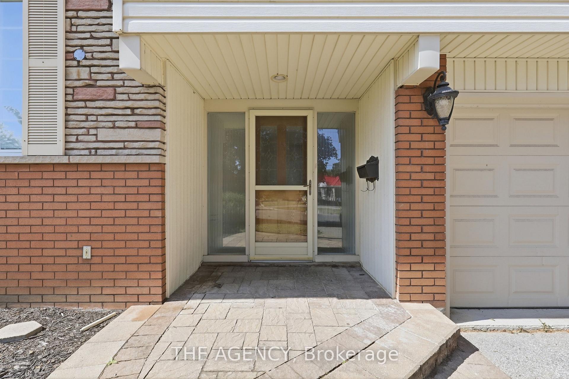 Photo 2 of 364 Adelaide Avenue E, Oshawa, O'Neill — HOMEH