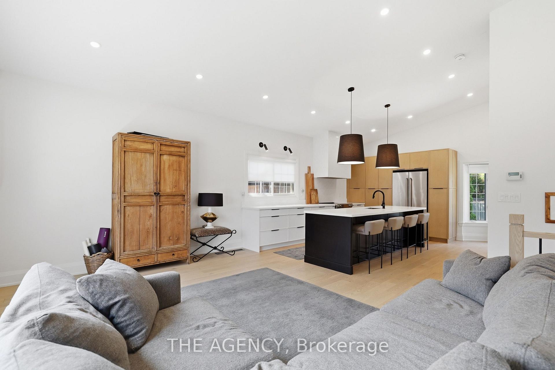 Photo 10 of 364 Adelaide Avenue E, Oshawa, O'Neill — HOMEH