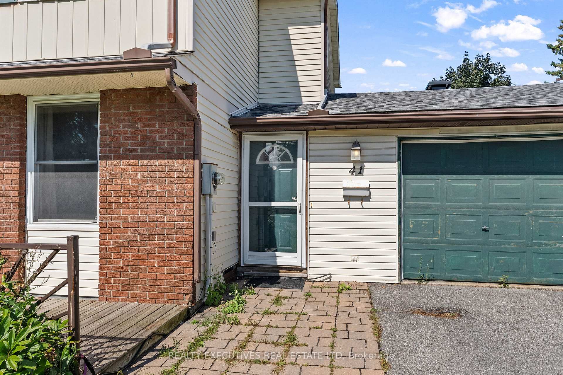 Photo 3 of 41 Winchester Drive, Ottawa, Kanata - Glencairn/Hazeldean — HOMEH