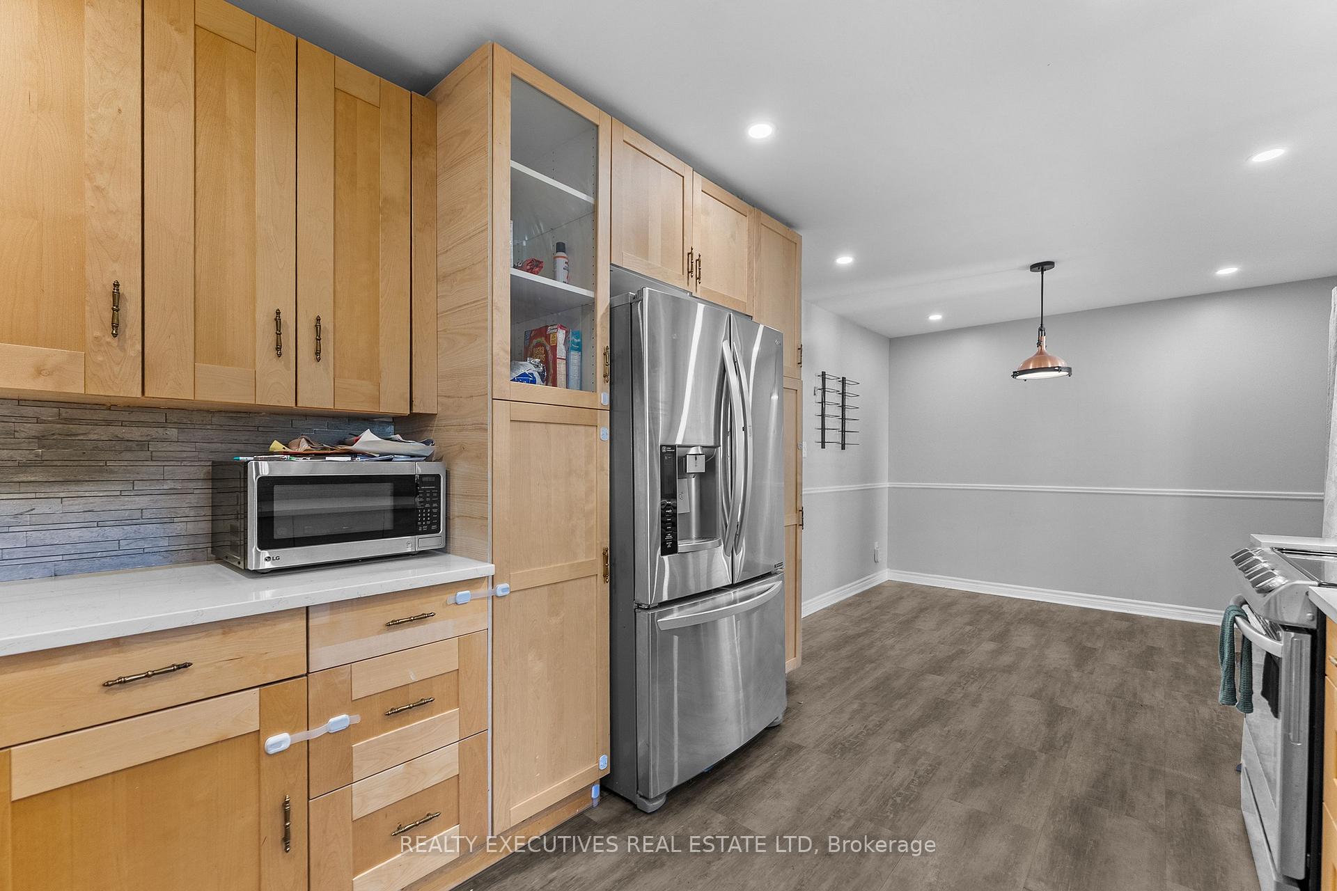 Photo 15 of 41 Winchester Drive, Ottawa, Kanata - Glencairn/Hazeldean — HOMEH