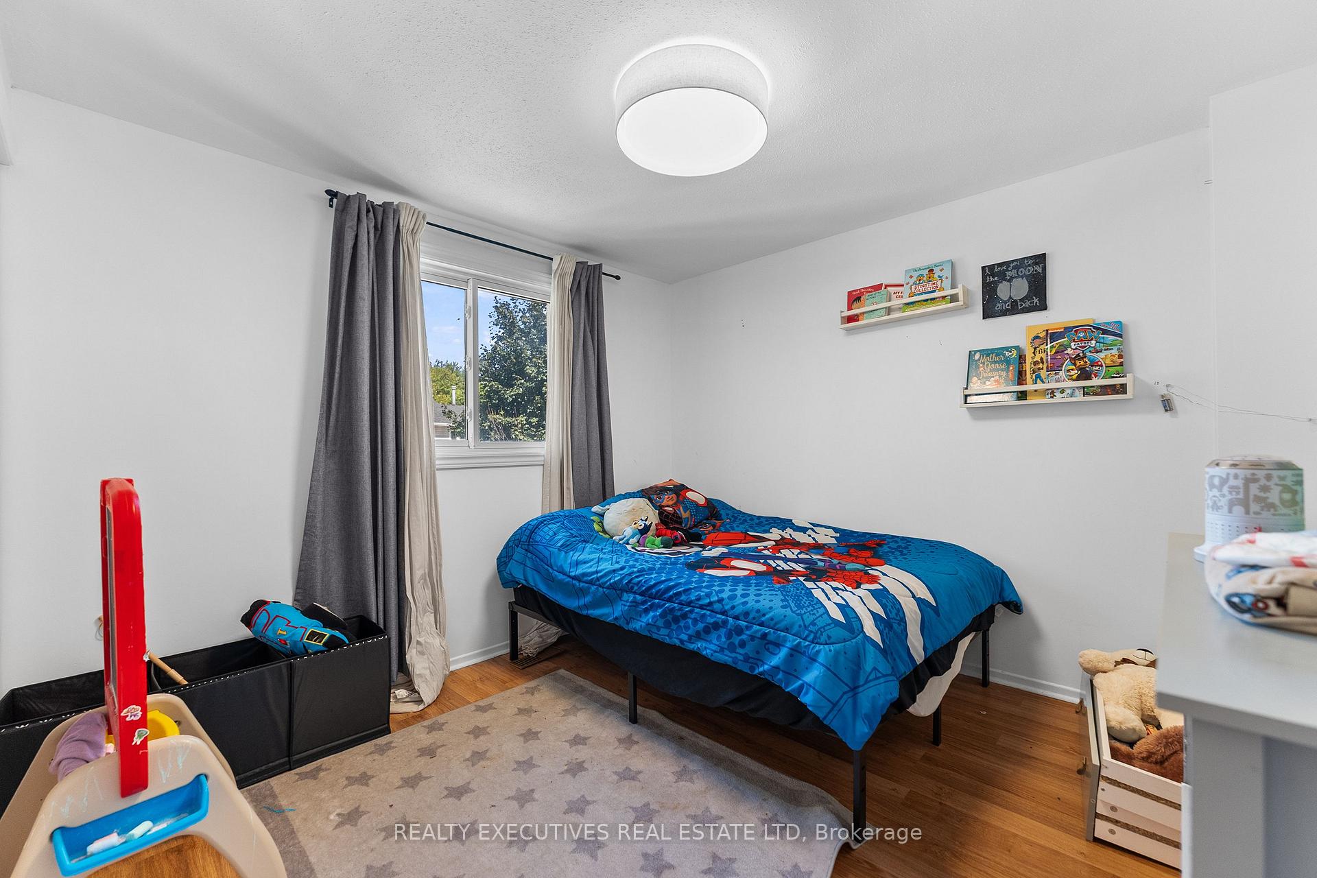 Photo 22 of 41 Winchester Drive, Ottawa, Kanata - Glencairn/Hazeldean — HOMEH