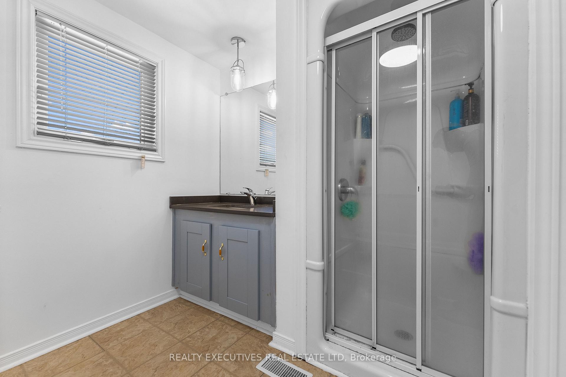 Photo 25 of 41 Winchester Drive, Ottawa, Kanata - Glencairn/Hazeldean — HOMEH