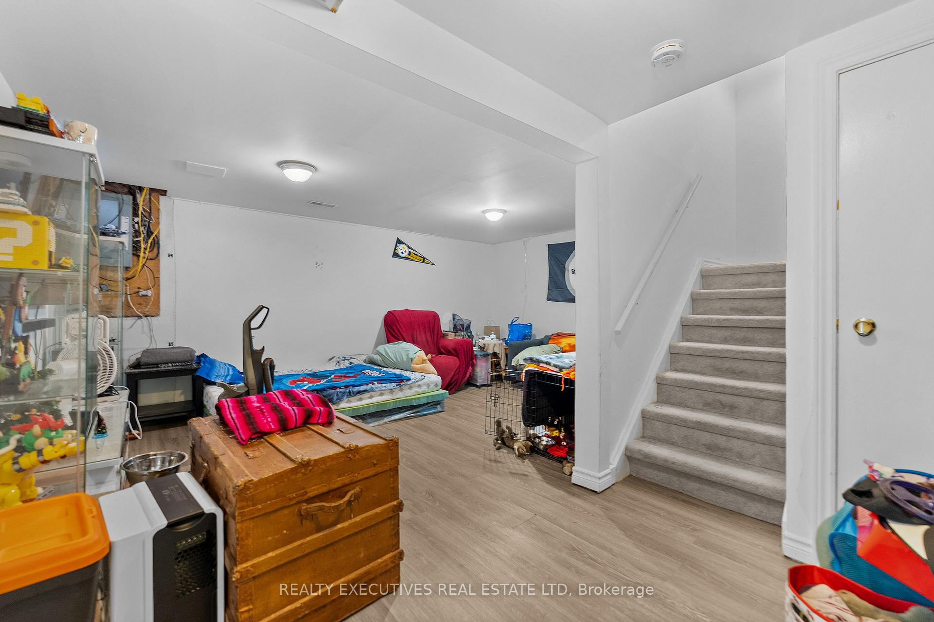 Photo 26 of 41 Winchester Drive, Ottawa, Kanata - Glencairn/Hazeldean — HOMEH