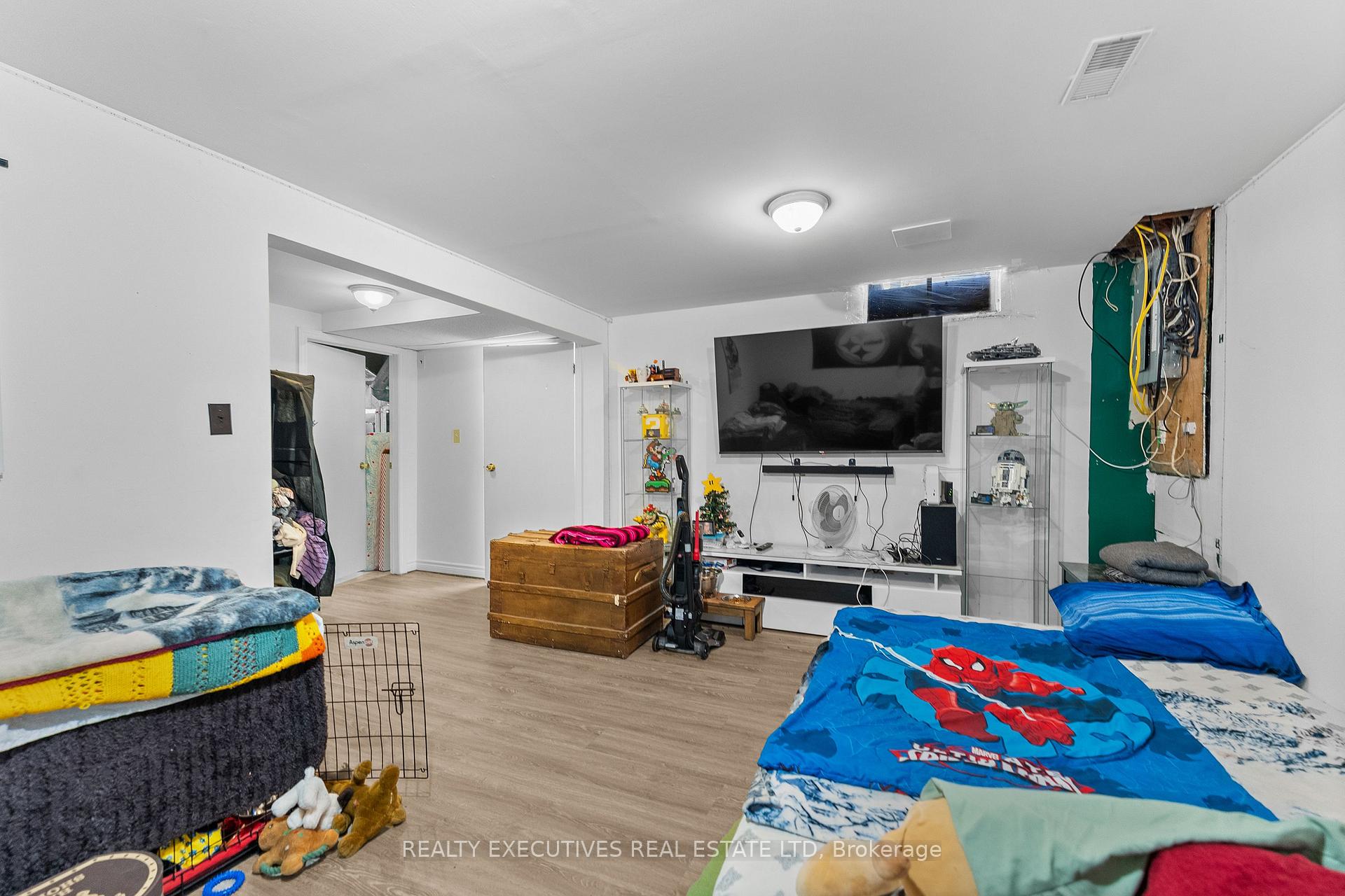 Photo 27 of 41 Winchester Drive, Ottawa, Kanata - Glencairn/Hazeldean — HOMEH