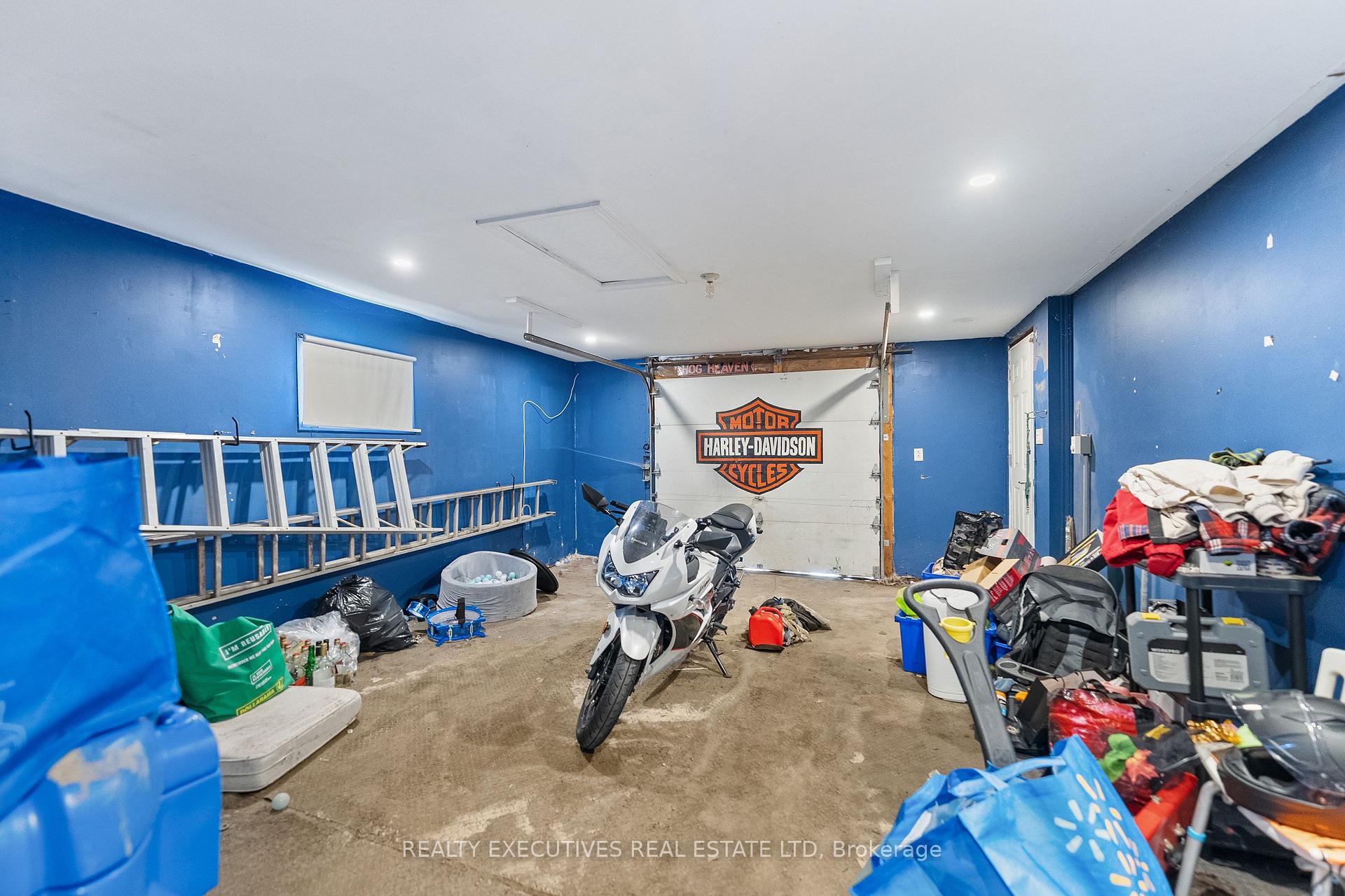 Photo 31 of 41 Winchester Drive, Ottawa, Kanata - Glencairn/Hazeldean — HOMEH