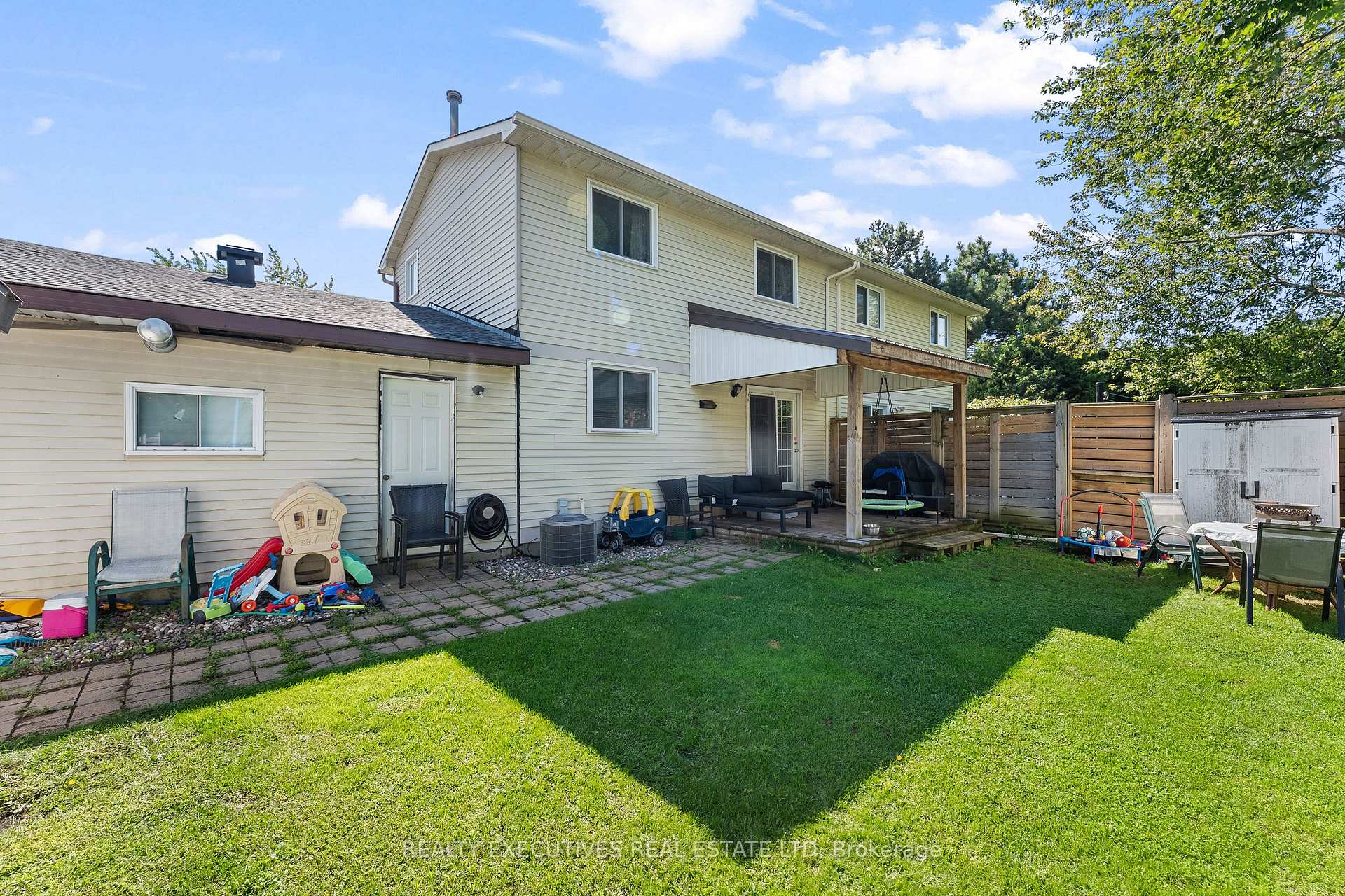 Photo 32 of 41 Winchester Drive, Ottawa, Kanata - Glencairn/Hazeldean — HOMEH