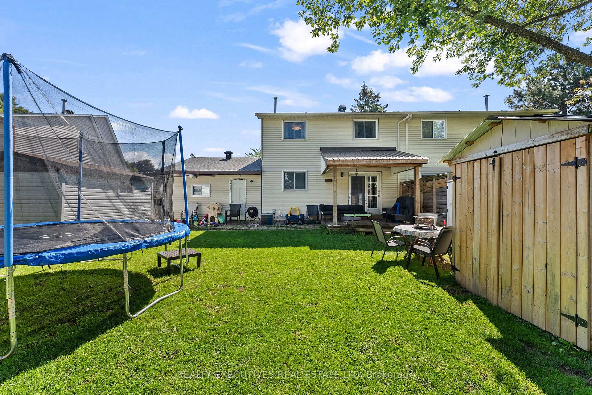 Photo 33 of 41 Winchester Drive, Ottawa, Kanata - Glencairn/Hazeldean — HOMEH