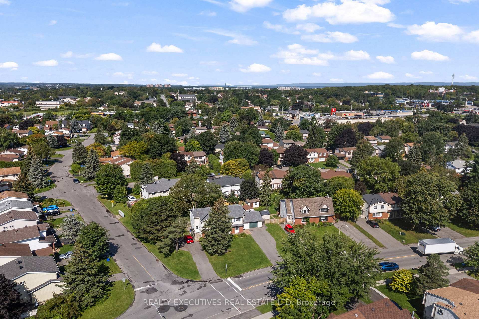 Photo 40 of 41 Winchester Drive, Ottawa, Kanata - Glencairn/Hazeldean — HOMEH