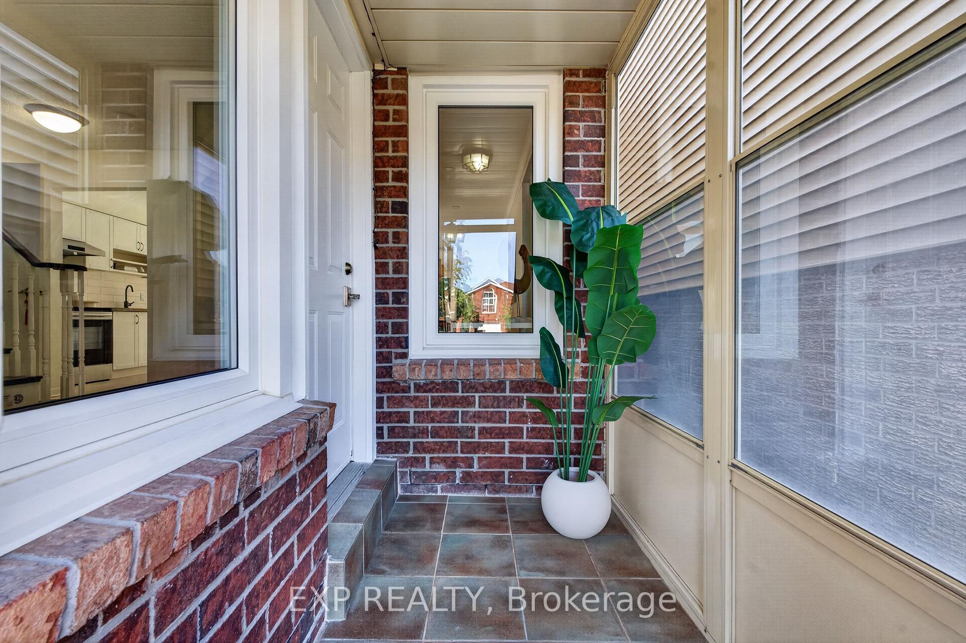 Photo 5 of 109 Winding Lane, Vaughan, Crestwood-Springfarm-Yorkhill — HOMEH