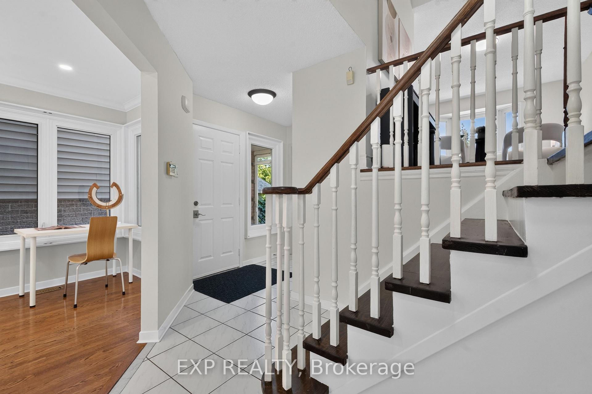 Photo 11 of 109 Winding Lane, Vaughan, Crestwood-Springfarm-Yorkhill — HOMEH