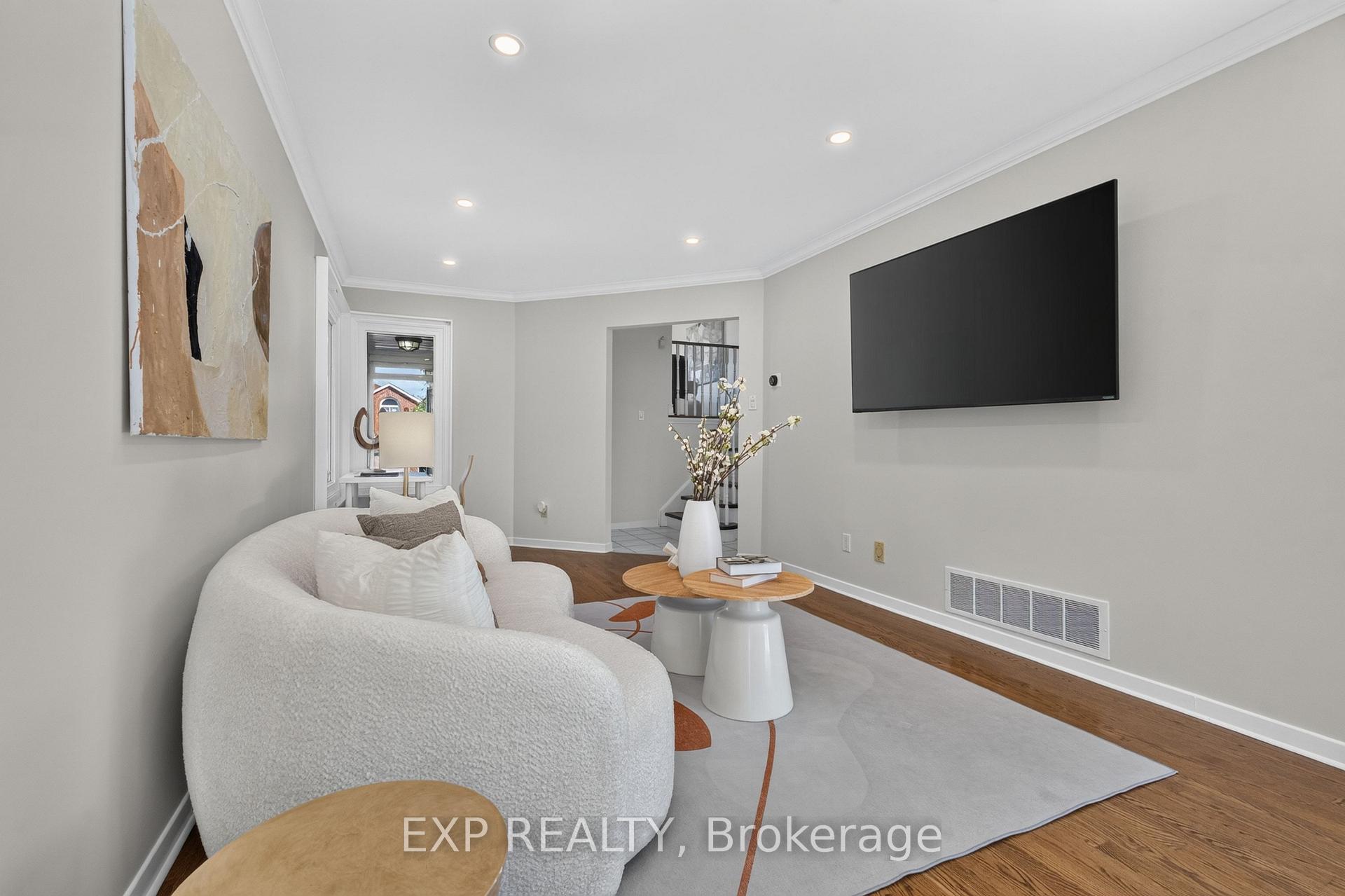 Photo 21 of 109 Winding Lane, Vaughan, Crestwood-Springfarm-Yorkhill — HOMEH