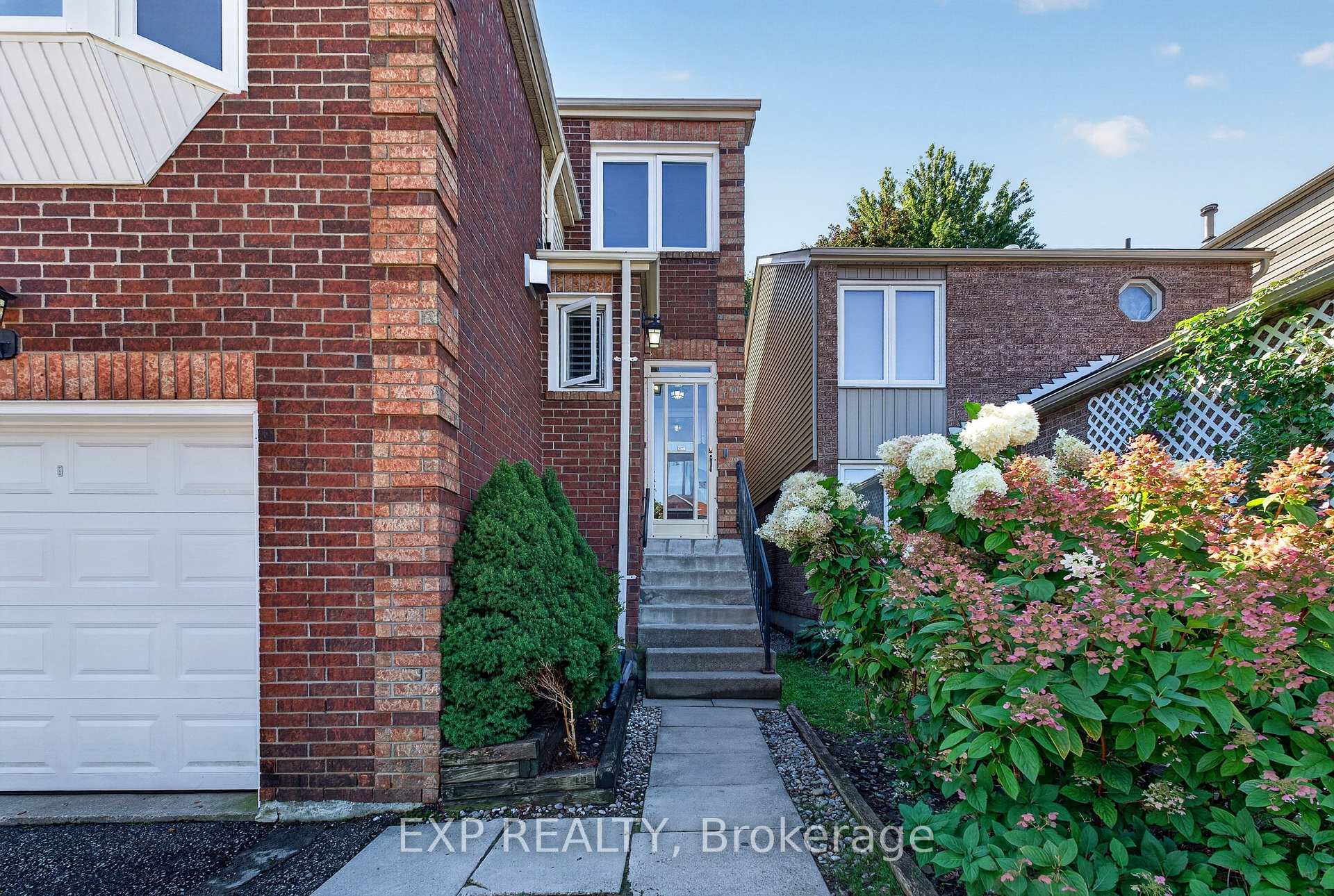 Photo 4 of 109 Winding Lane, Vaughan, Crestwood-Springfarm-Yorkhill — HOMEH