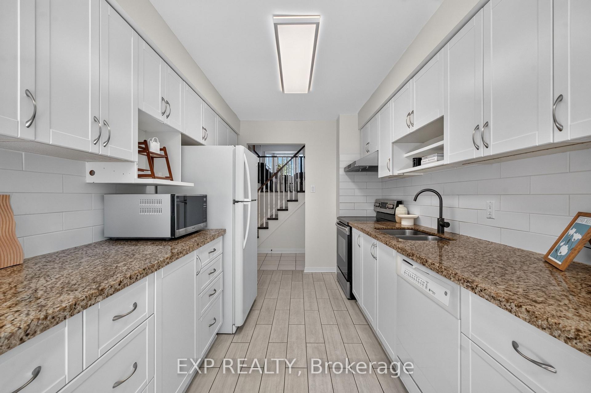 Photo 42 of 109 Winding Lane, Vaughan, Crestwood-Springfarm-Yorkhill — HOMEH