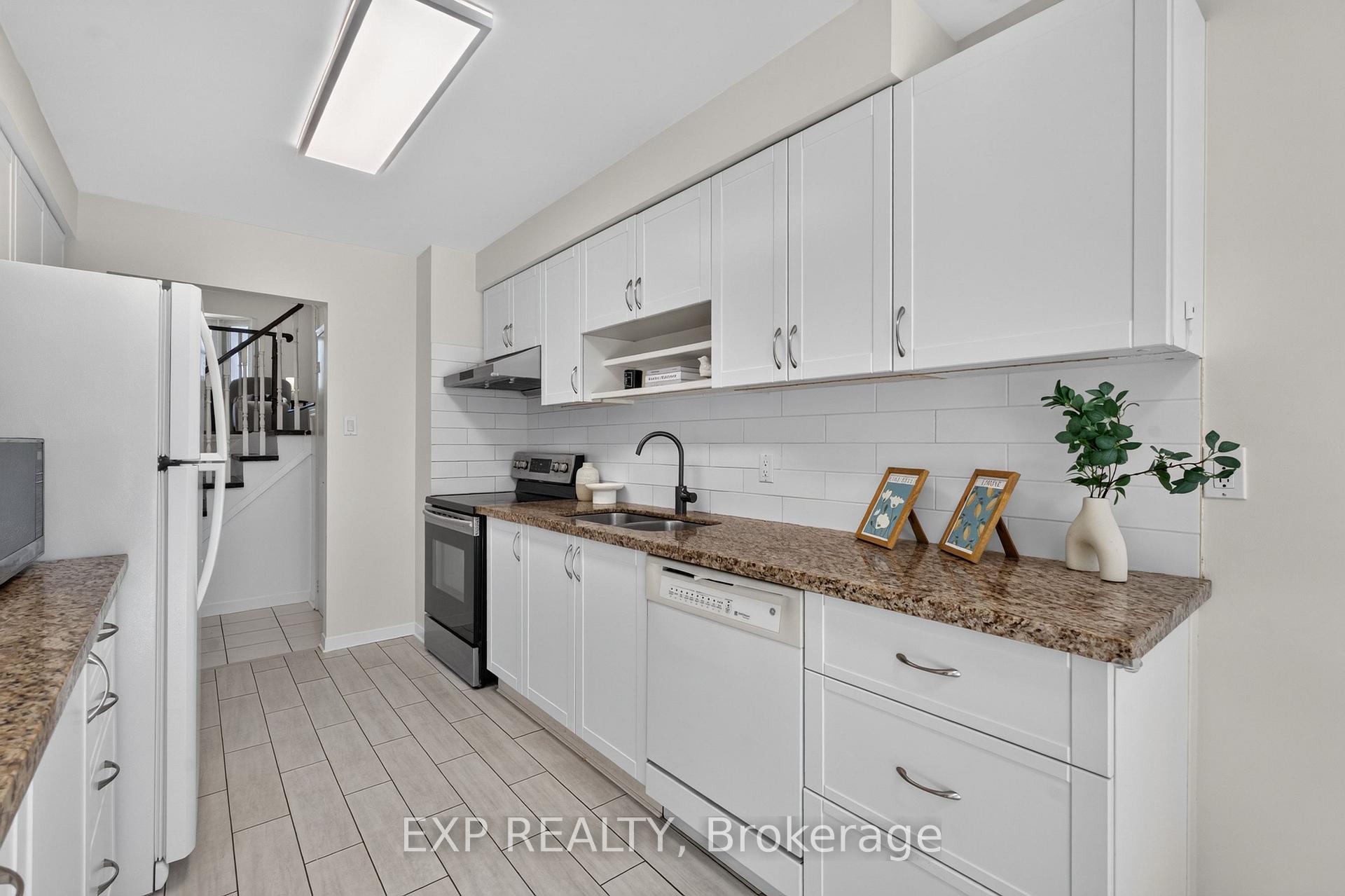 Photo 48 of 109 Winding Lane, Vaughan, Crestwood-Springfarm-Yorkhill — HOMEH