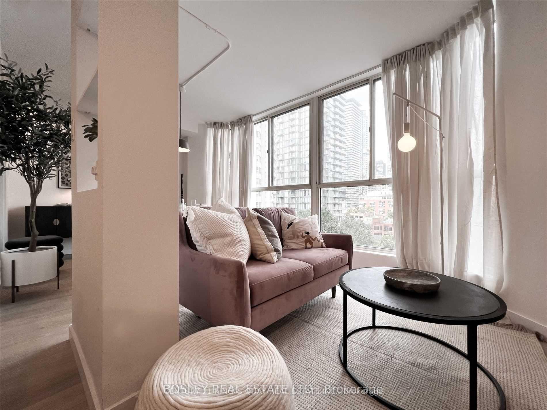 Photo 9 of Unit 803, 1055 Bay Street, Toronto, Bay Street Corridor — HOMEH