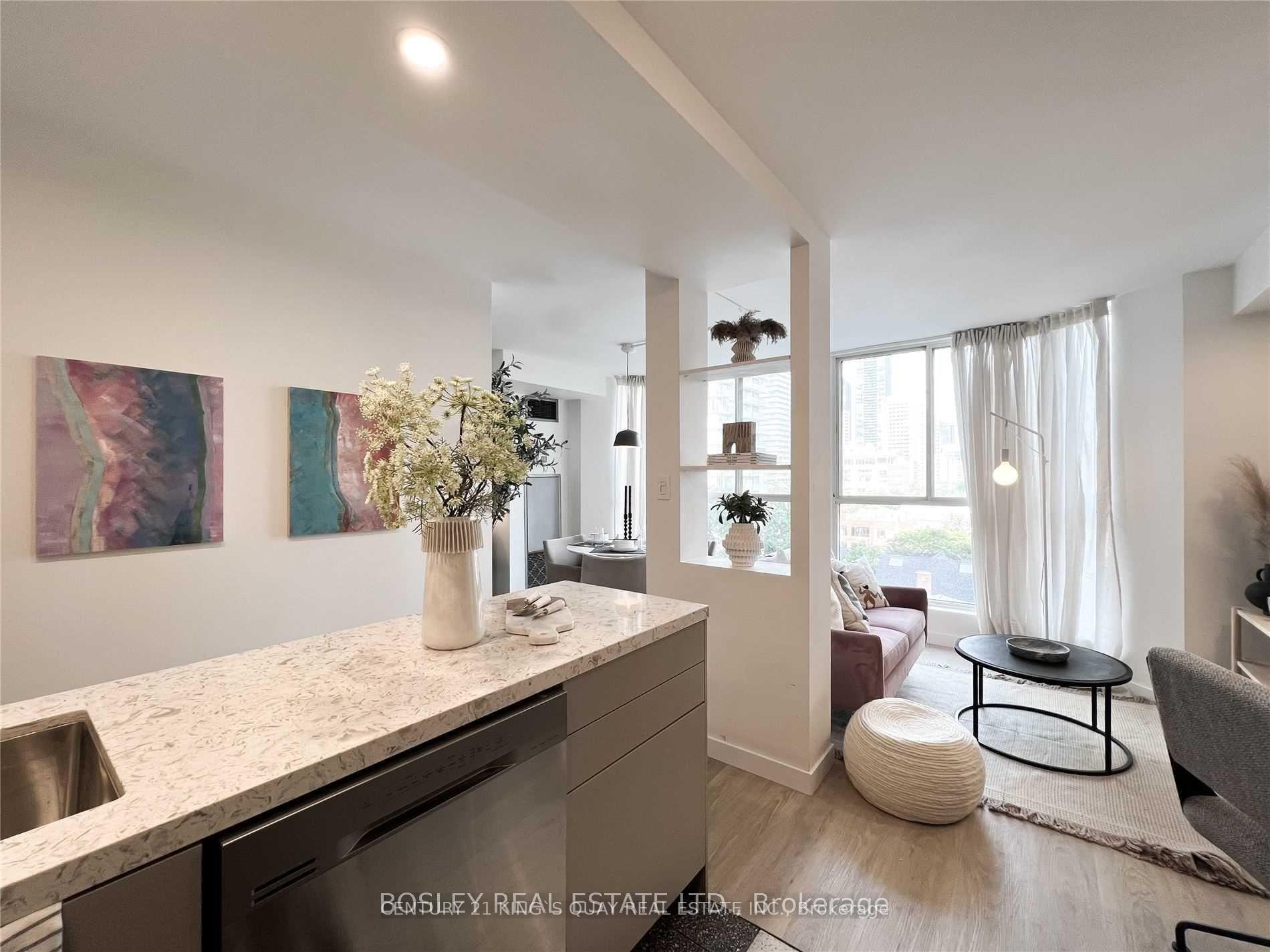 Photo 13 of Unit 803, 1055 Bay Street, Toronto, Bay Street Corridor — HOMEH