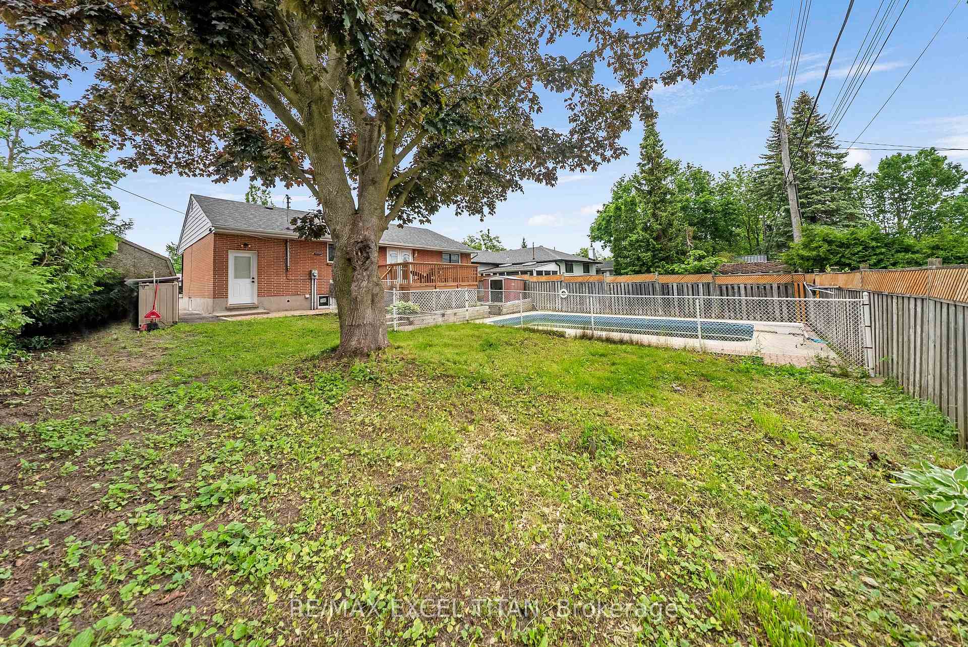 Photo 4 of 66 Marion Crescent, Barrie, Wellington — HOMEH