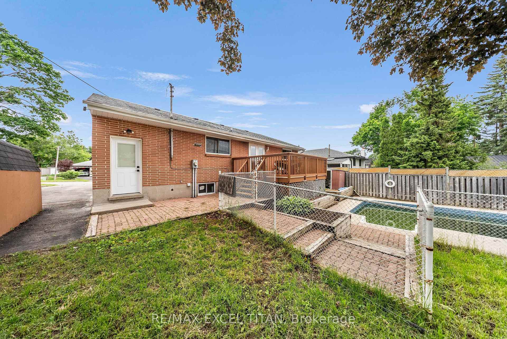 Photo 5 of 66 Marion Crescent, Barrie, Wellington — HOMEH