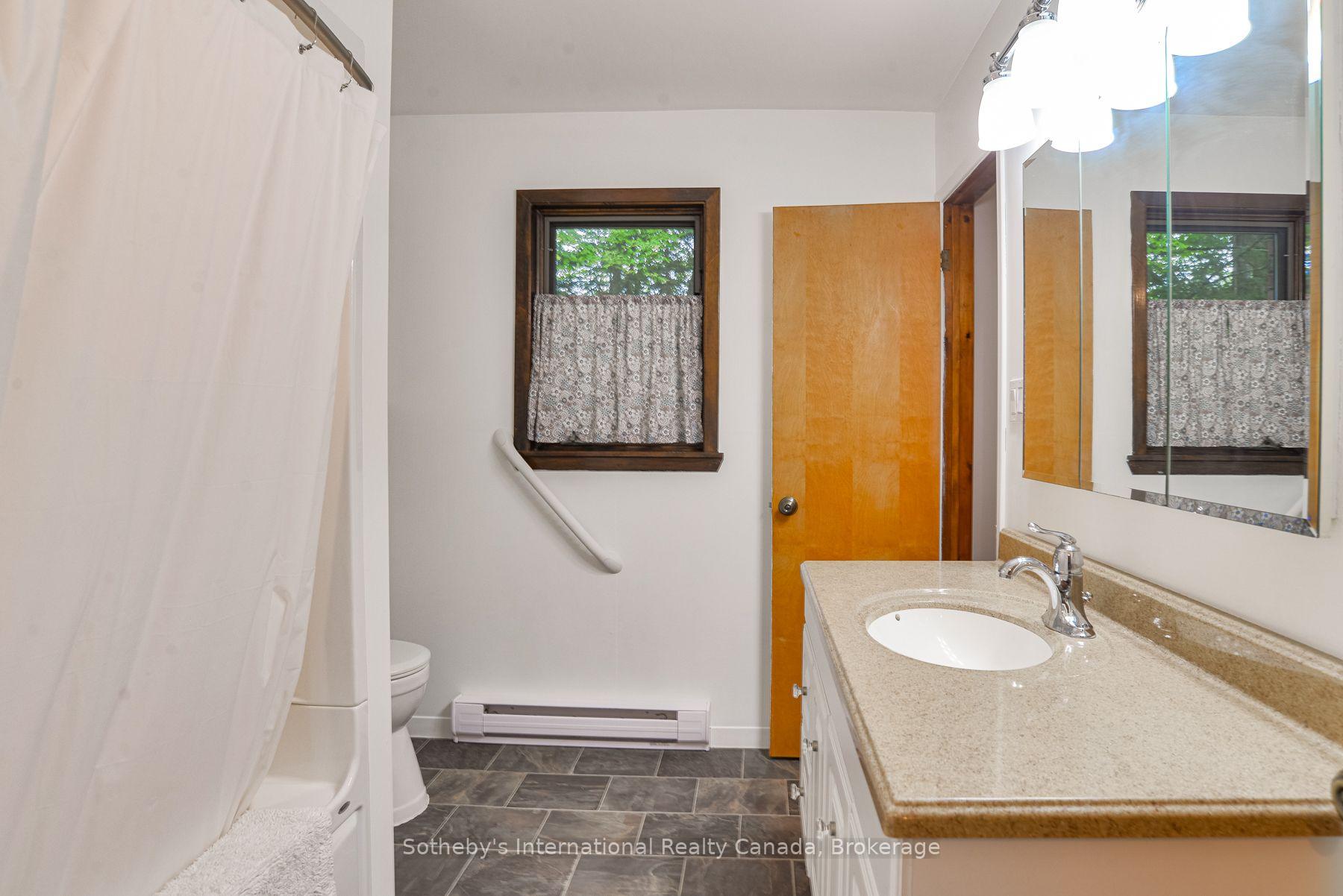 Photo 18 of 55 Denniss Drive, Bracebridge, Macaulay — HOMEH