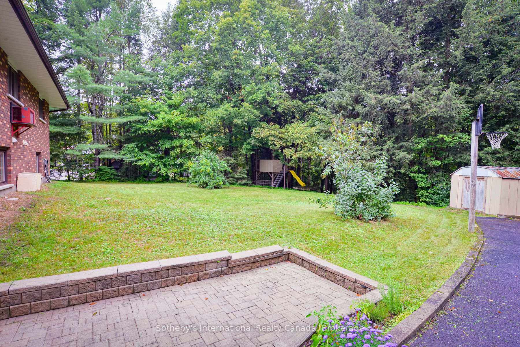 Photo 32 of 55 Denniss Drive, Bracebridge, Macaulay — HOMEH