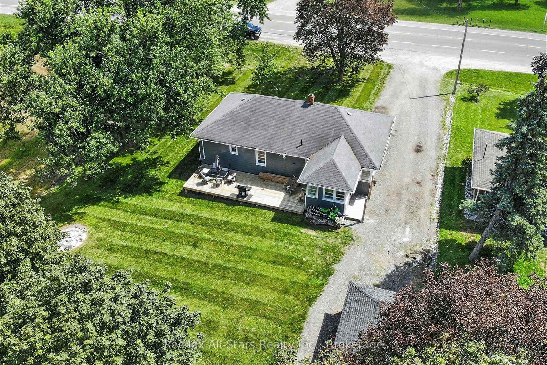 Photo 3 of 981 Highway 7, Kawartha Lakes, Oakwood — HOMEH
