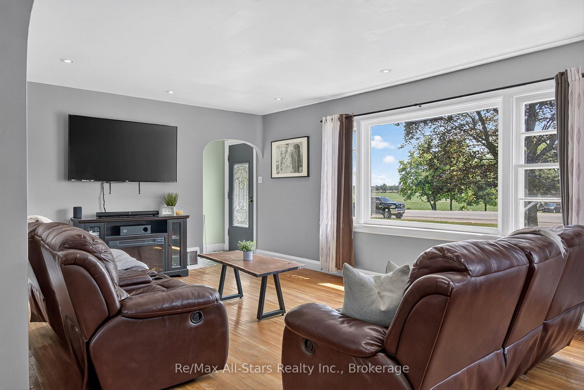 Photo 10 of 981 Highway 7, Kawartha Lakes, Oakwood — HOMEH