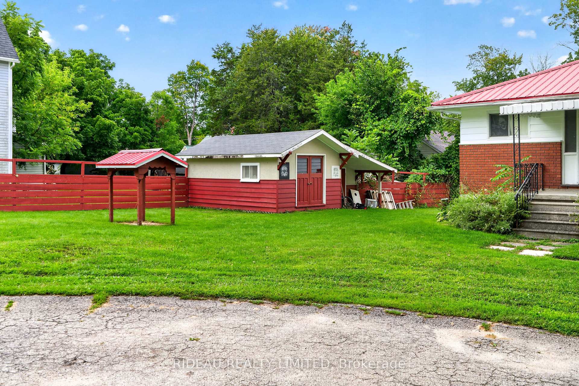Photo 2 of 17 Colborne Street, Rideau Lakes, Rideau Lakes (Bastard) Twp — HOMEH