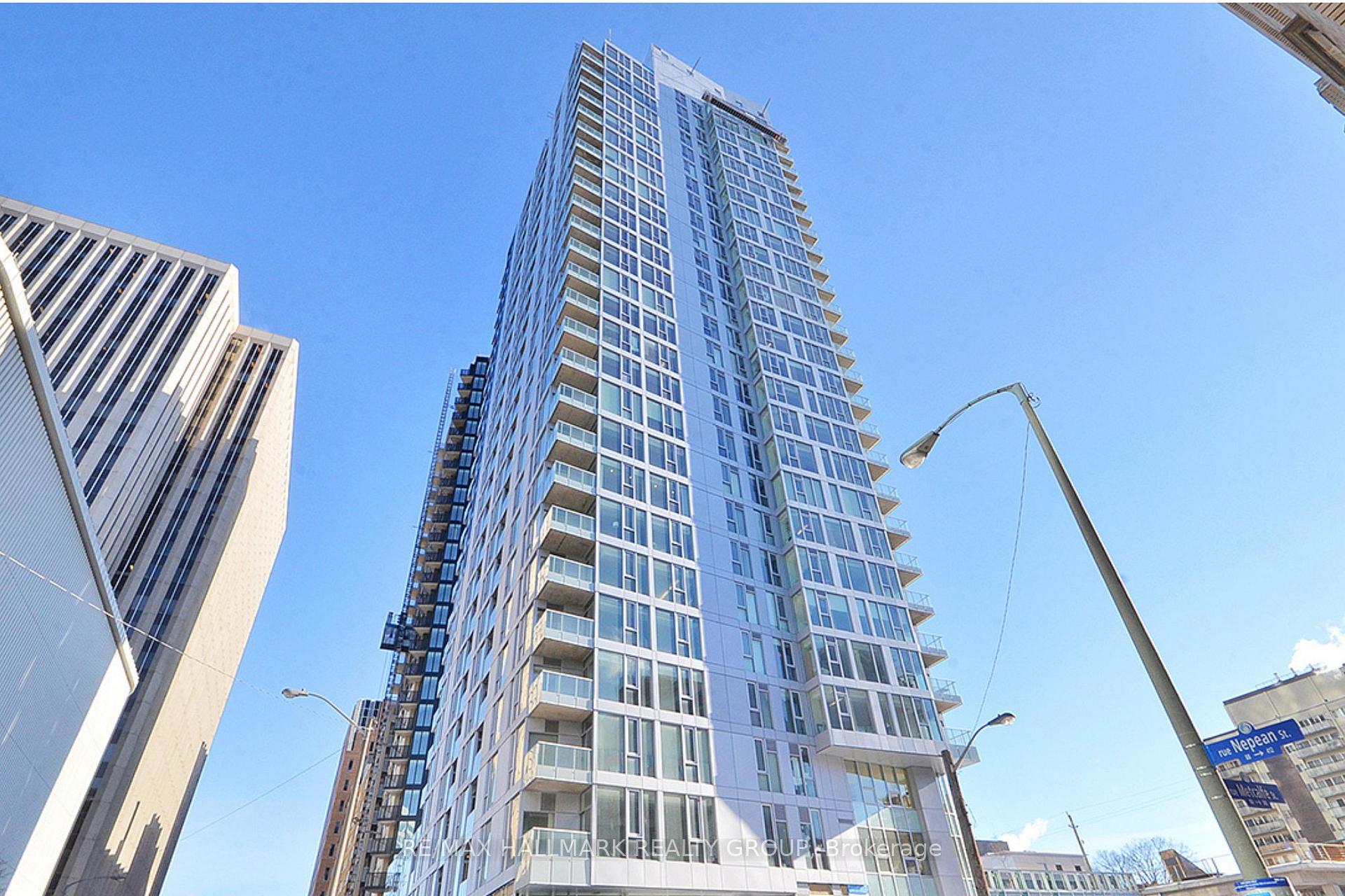 Front of Unit 1509, 179 Metcalfe Street