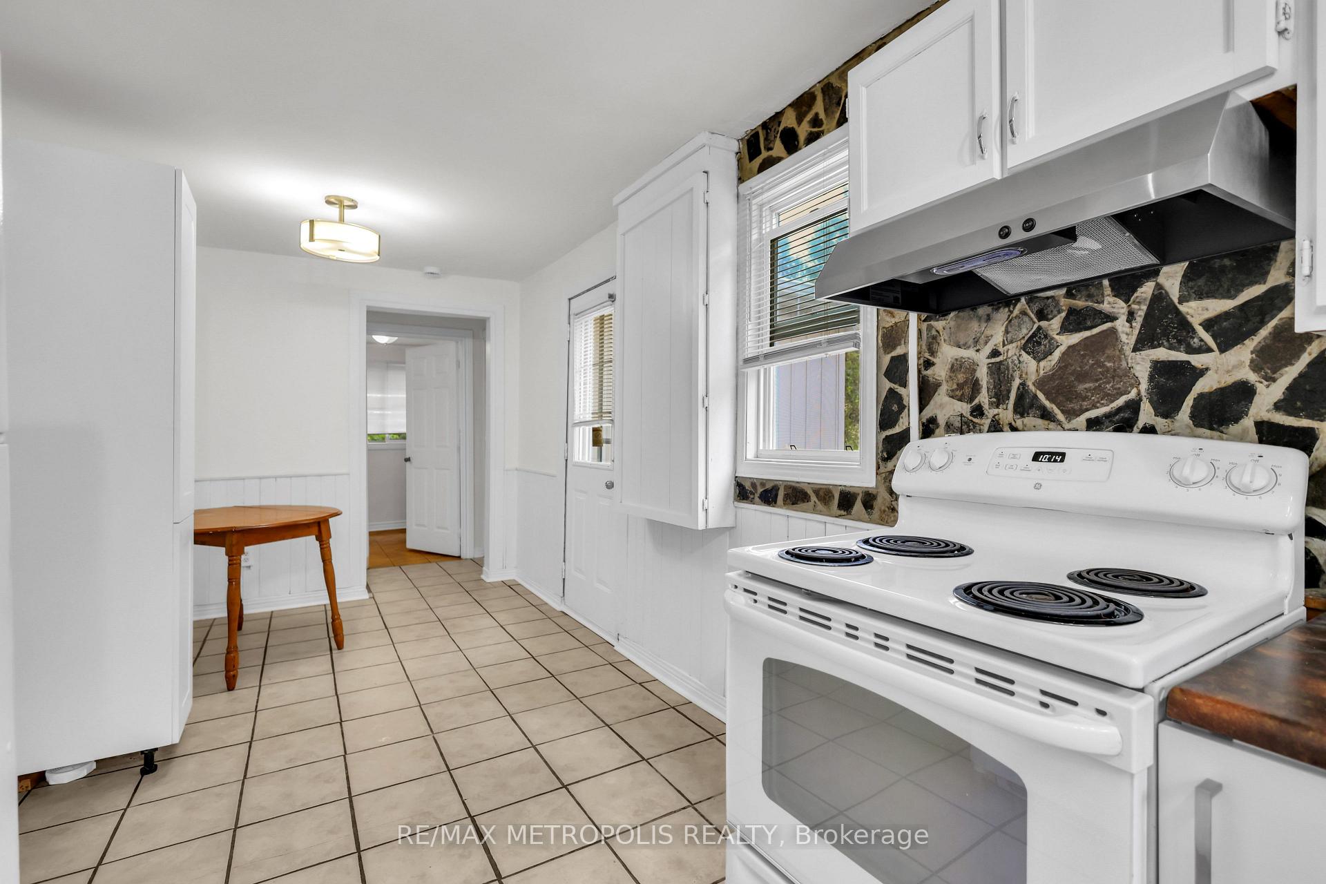 Photo 13 of 856 Central Avenue, Innisfil, Alcona — HOMEH