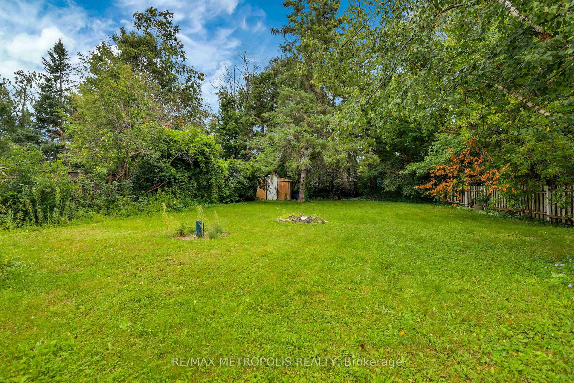 Photo 23 of 856 Central Avenue, Innisfil, Alcona — HOMEH