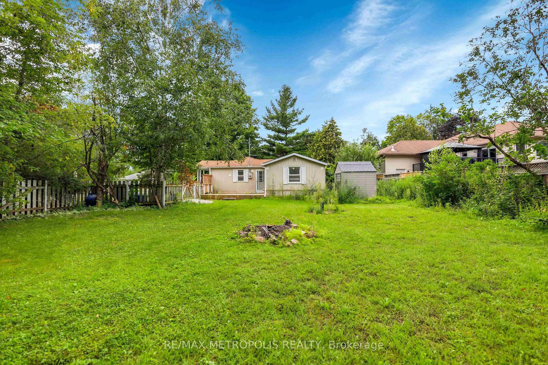 Photo 24 of 856 Central Avenue, Innisfil, Alcona — HOMEH