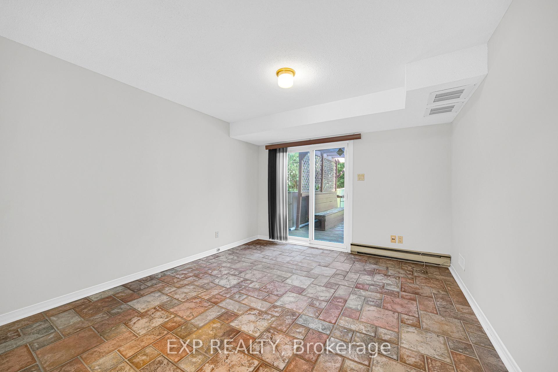 Photo 5 of 18 Arbordale Crescent, Ottawa, Centrepointe — HOMEH