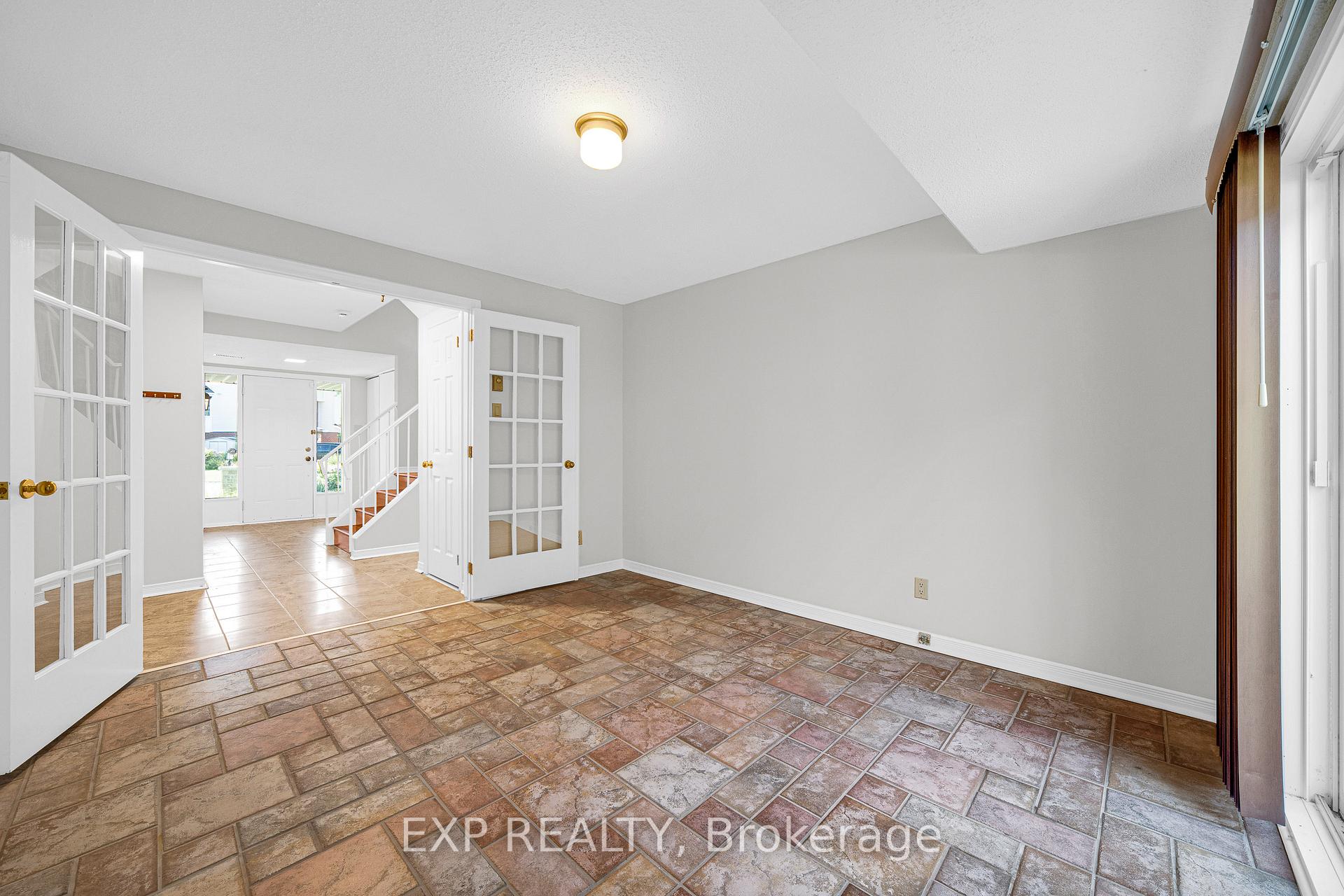 Photo 6 of 18 Arbordale Crescent, Ottawa, Centrepointe — HOMEH