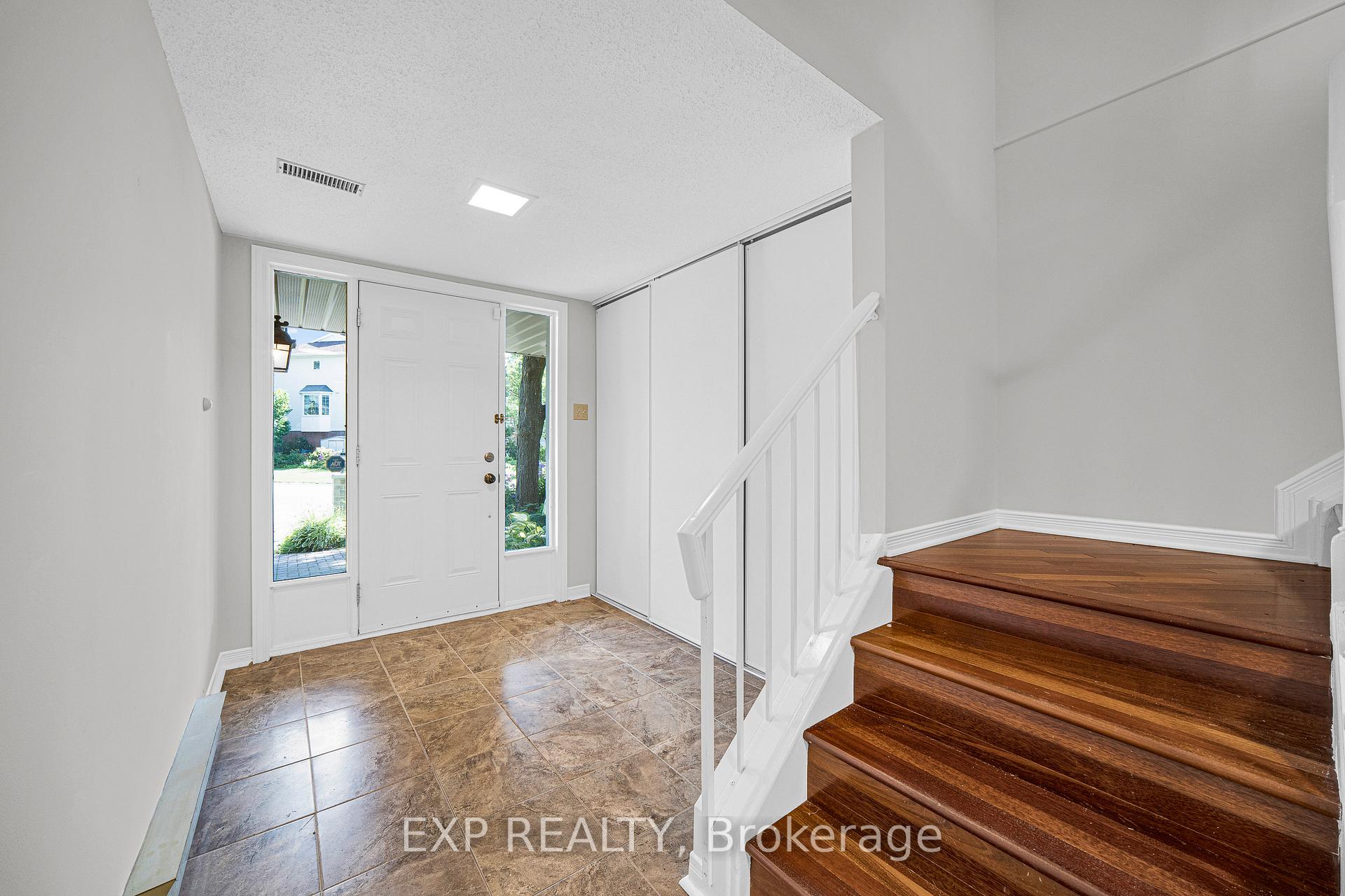 Photo 8 of 18 Arbordale Crescent, Ottawa, Centrepointe — HOMEH