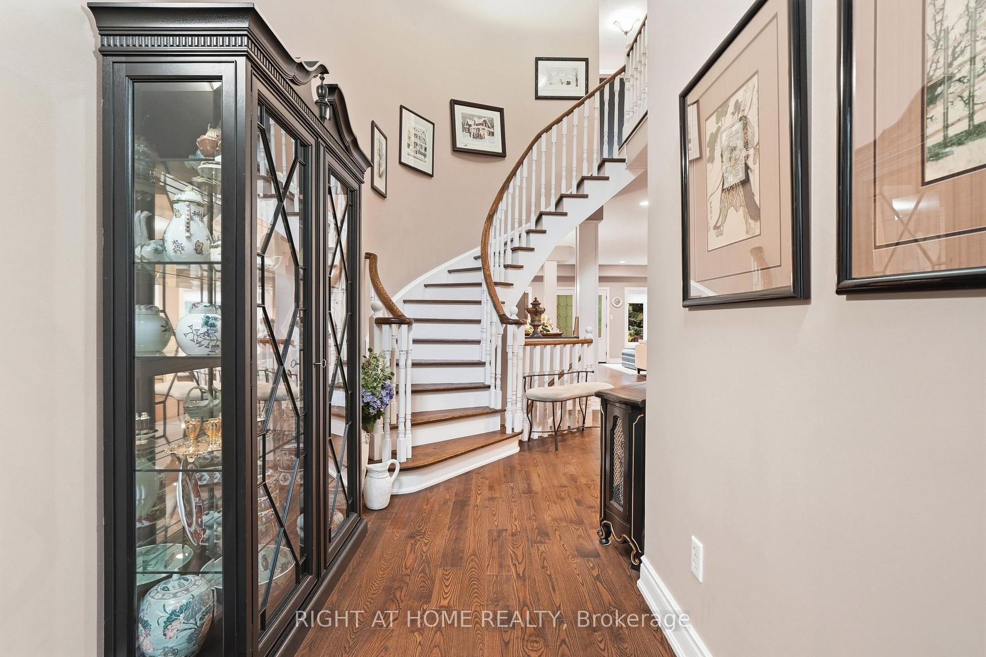 Photo 4 of 2121 Pinevalley Crescent, Oakville, Joshua Creek — HOMEH