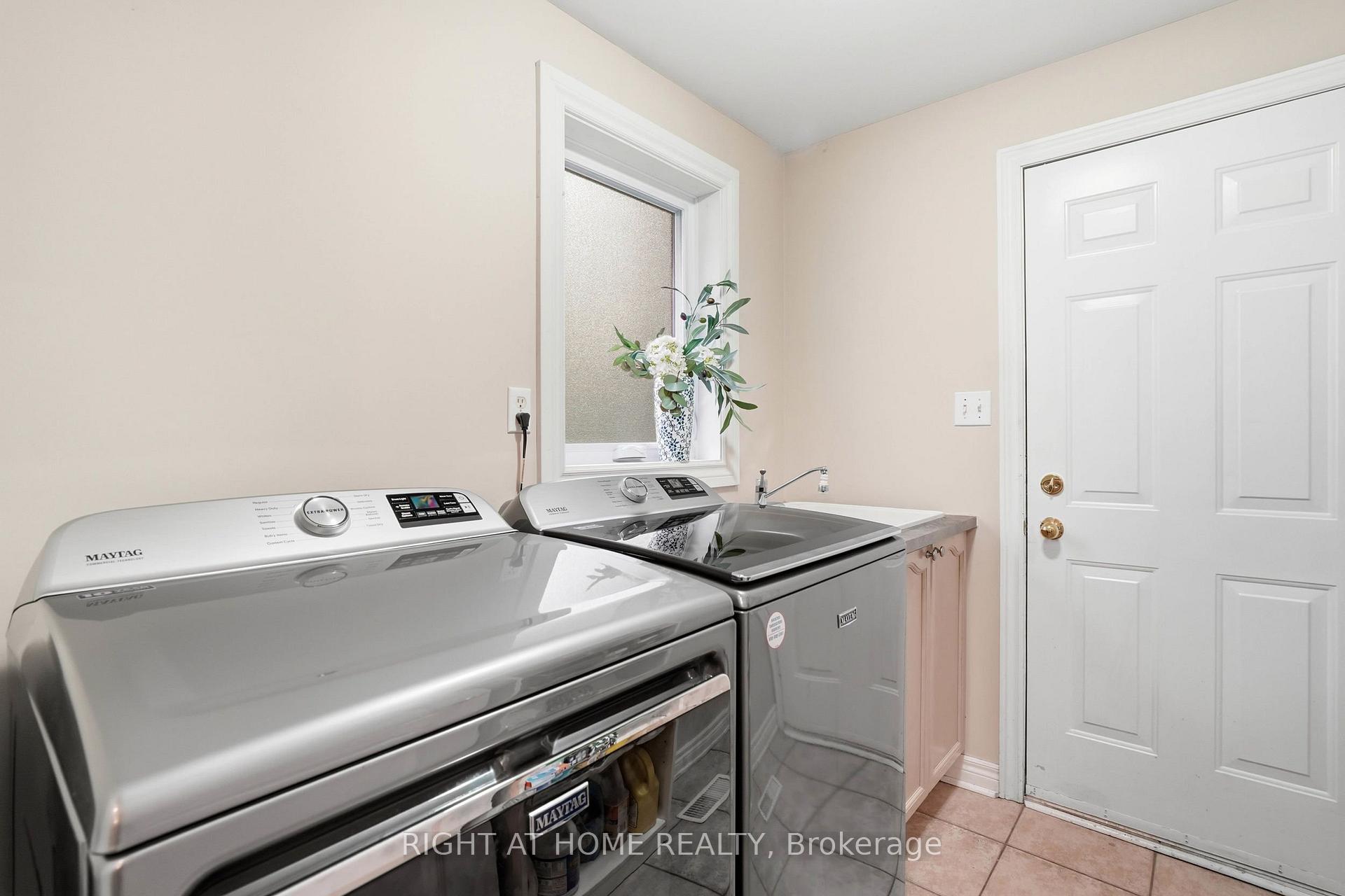 Photo 16 of 2121 Pinevalley Crescent, Oakville, Joshua Creek — HOMEH