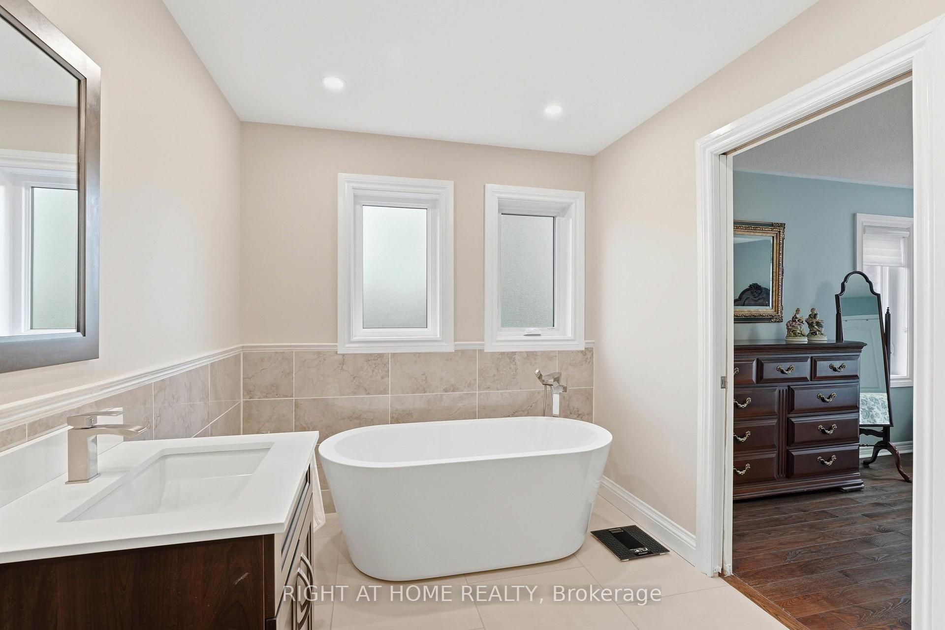 Photo 25 of 2121 Pinevalley Crescent, Oakville, Joshua Creek — HOMEH